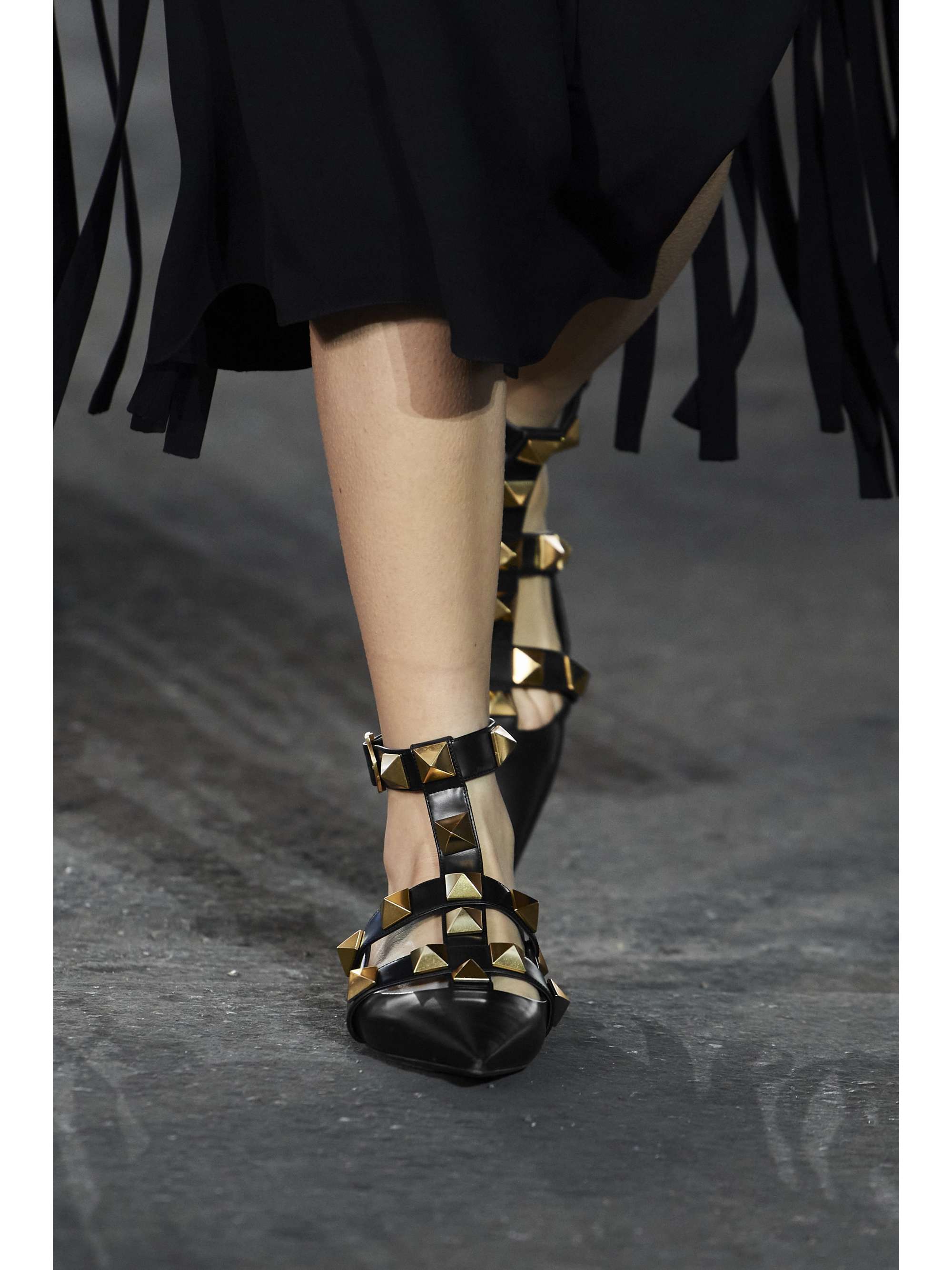 VALENTINO GARAVANI Valentino Garavani Roman Stud leather point-toe flats