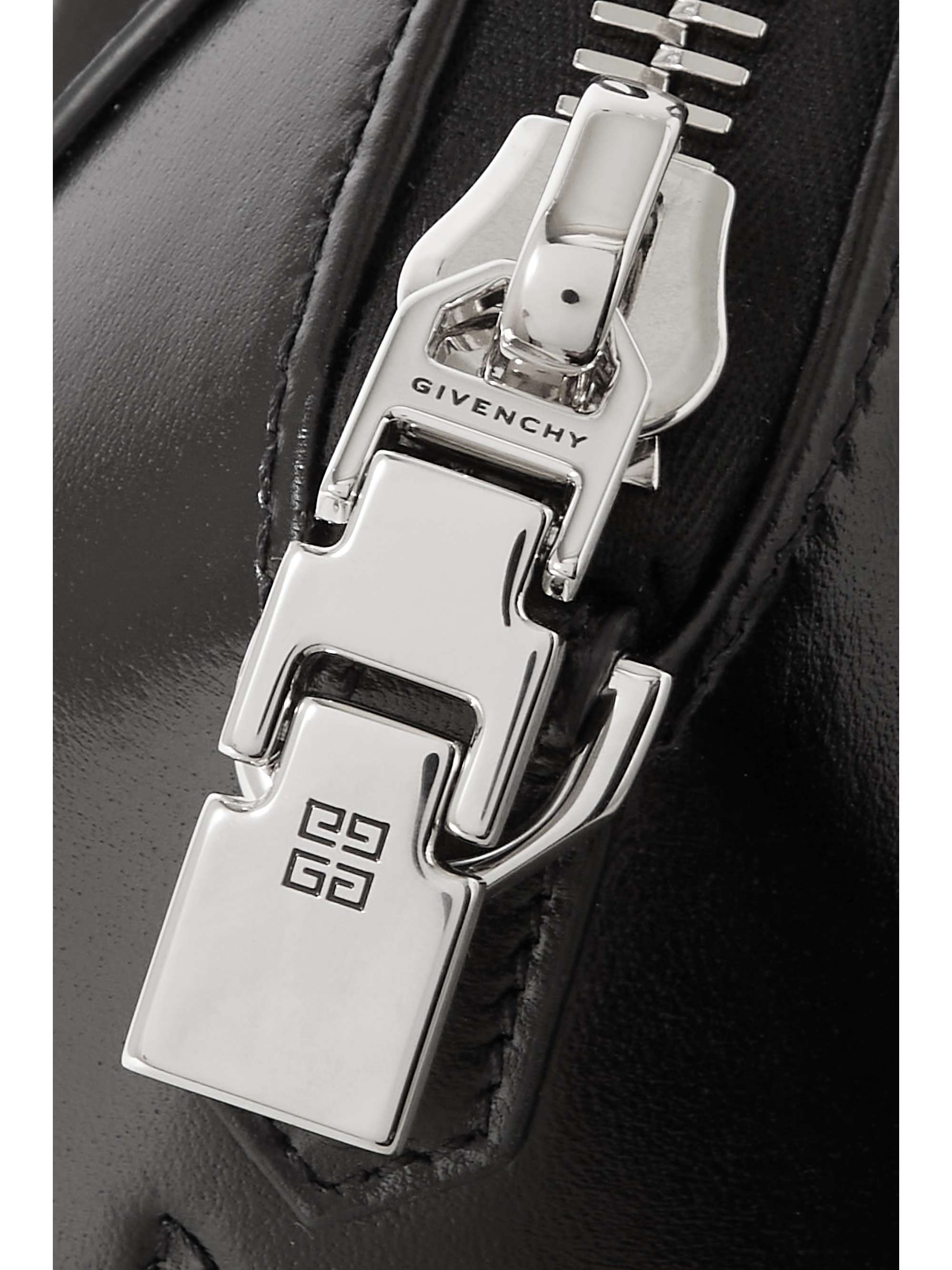 GIVENCHY 