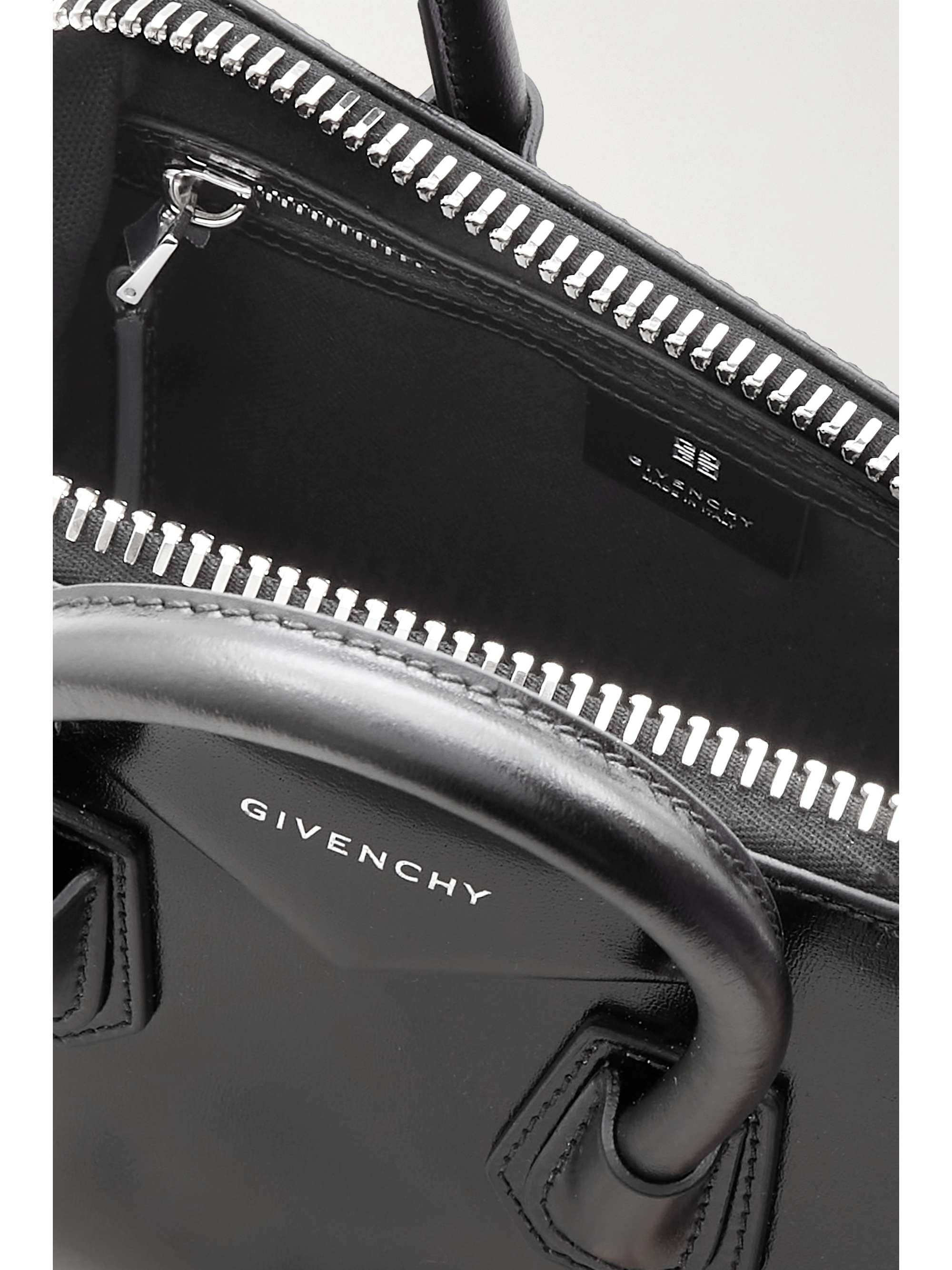 GIVENCHY 