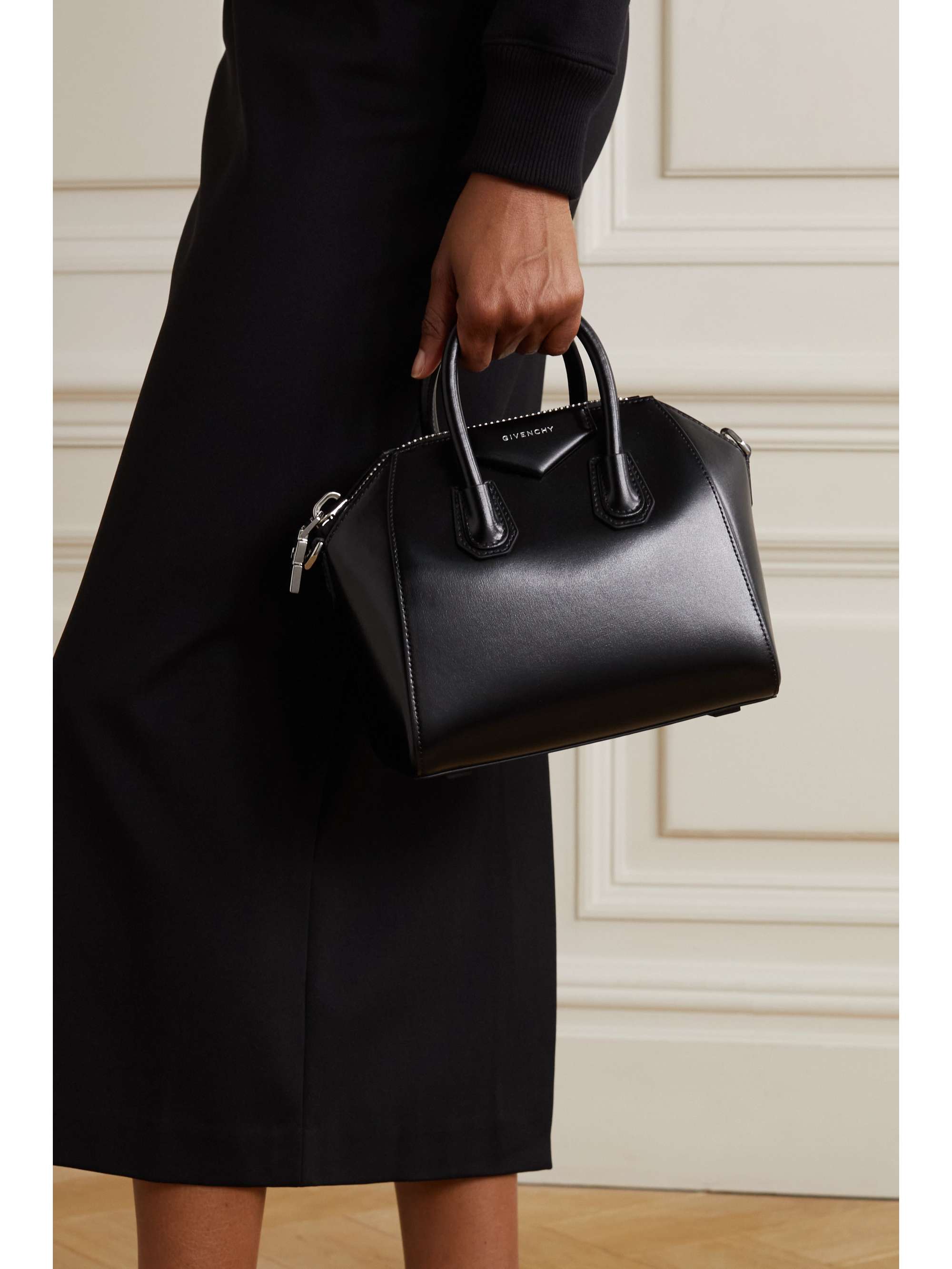 GIVENCHY 