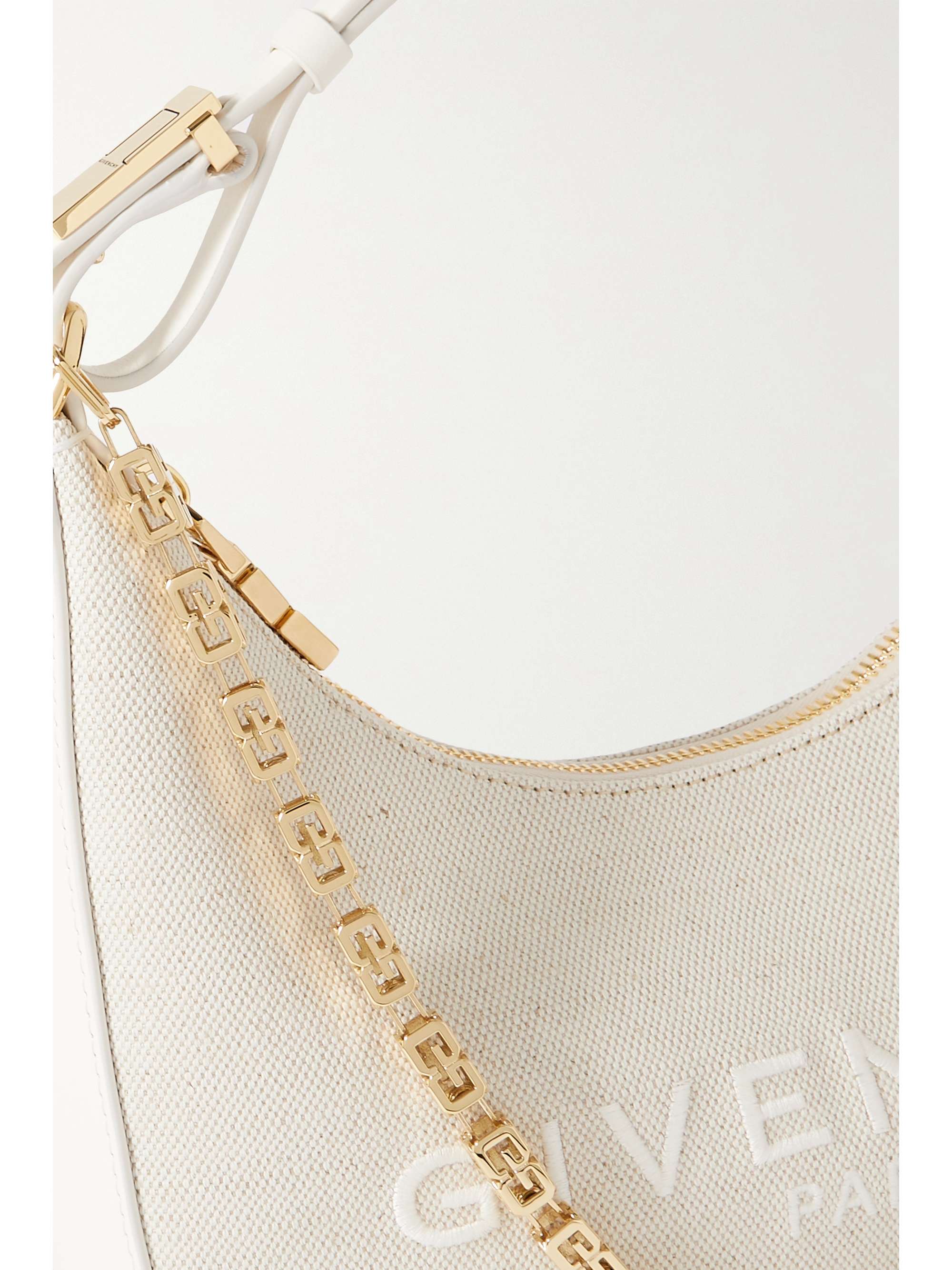 GIVENCHY 