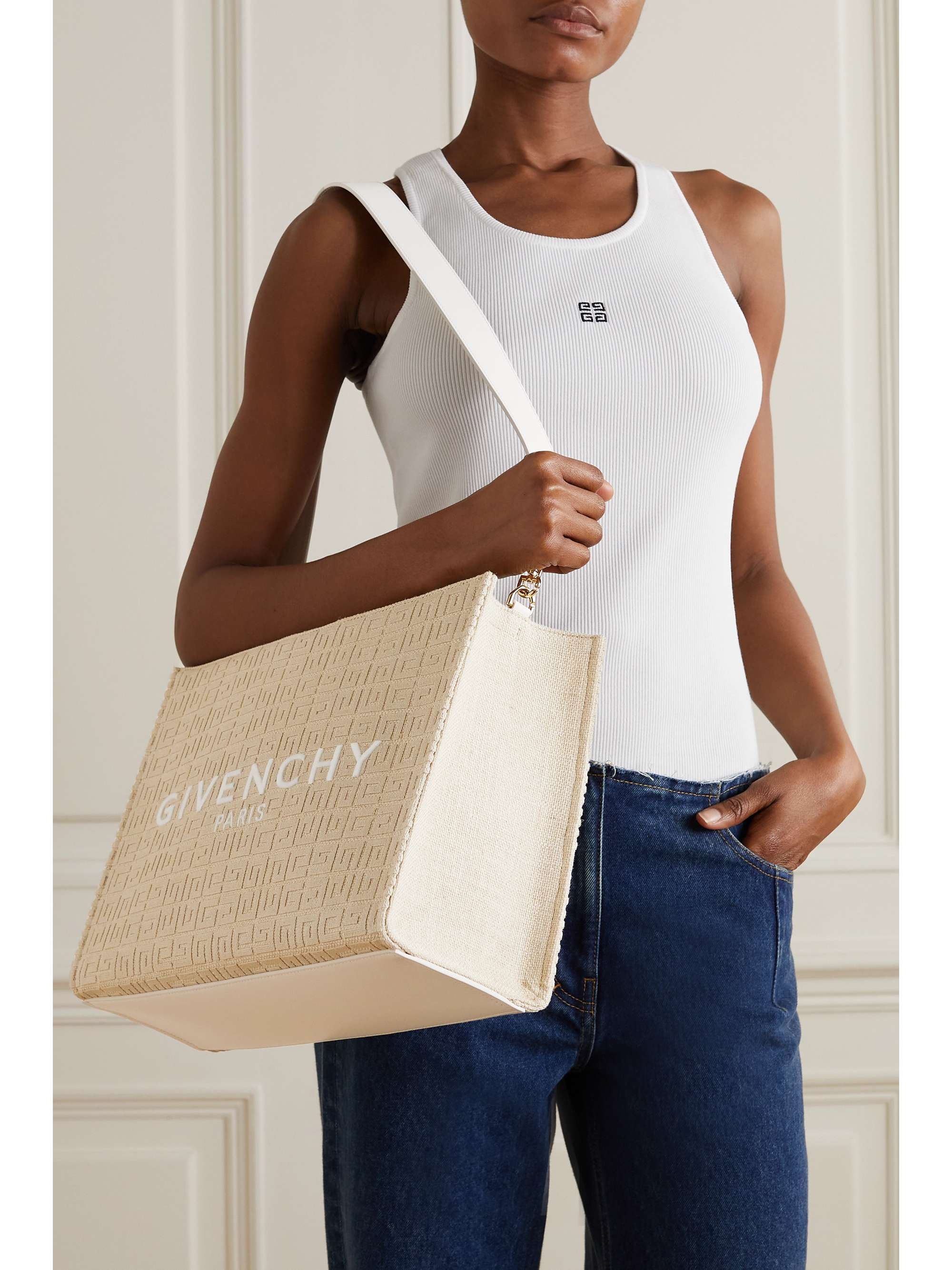 GIVENCHY 