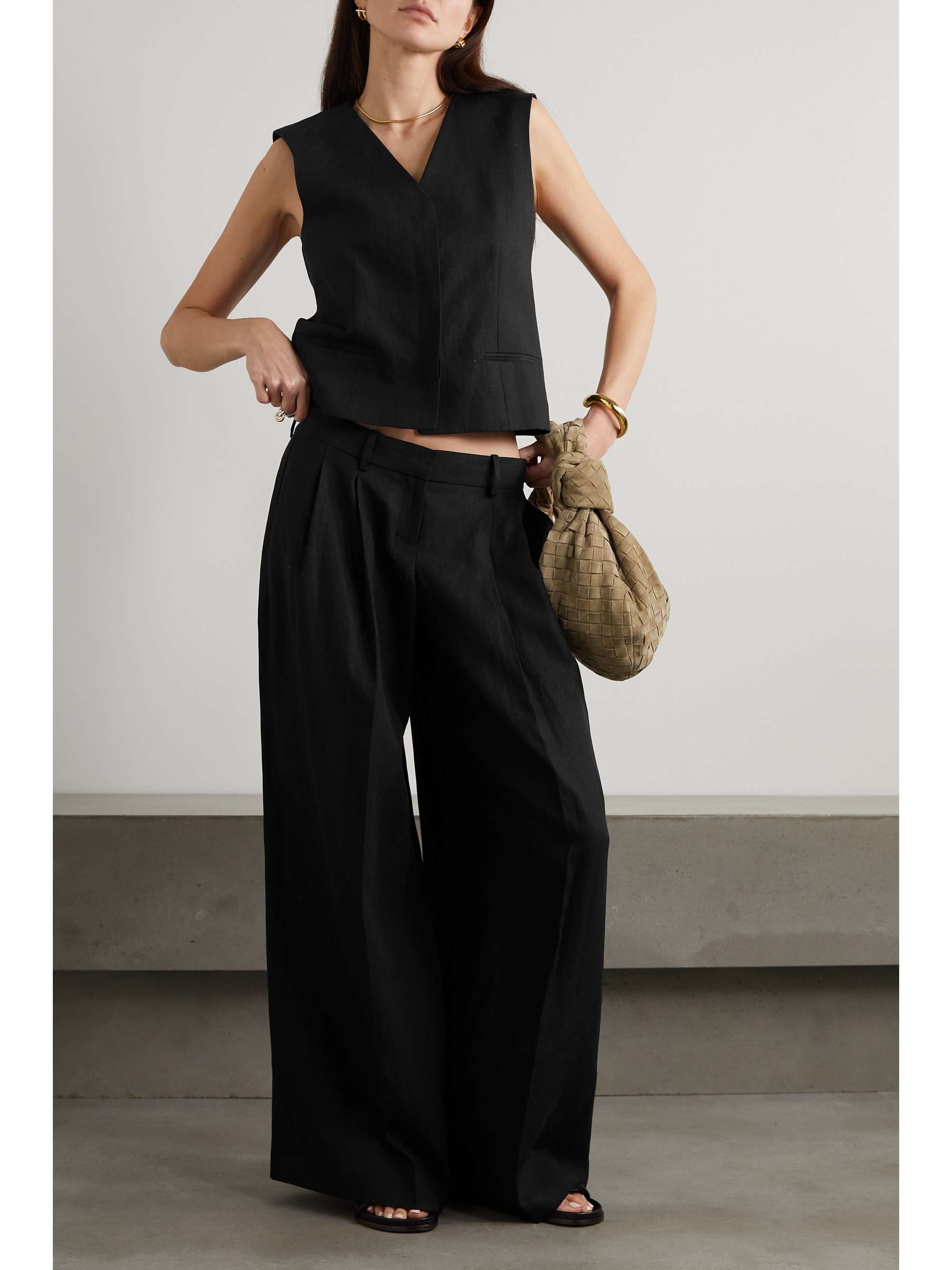 Pleated linen wide-leg pants