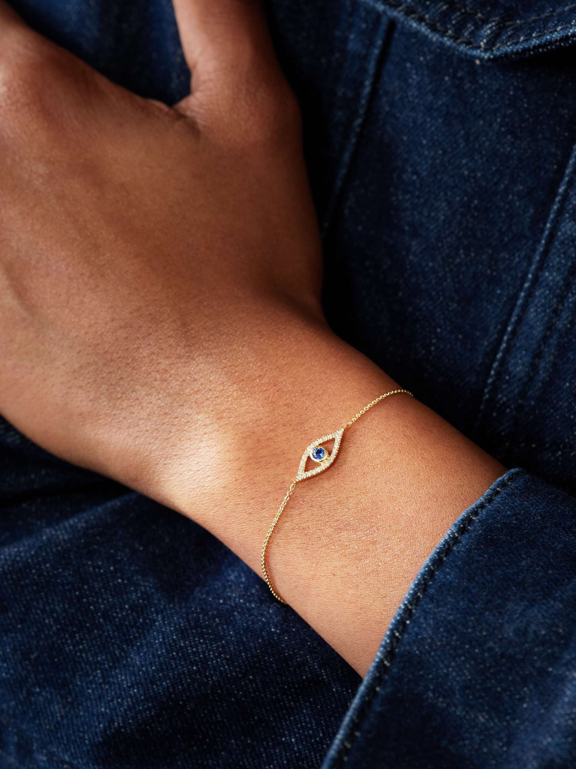 STONE AND STRAND Bracelet en or 14 carats (585/1000), diamants et saphir Evil Eye