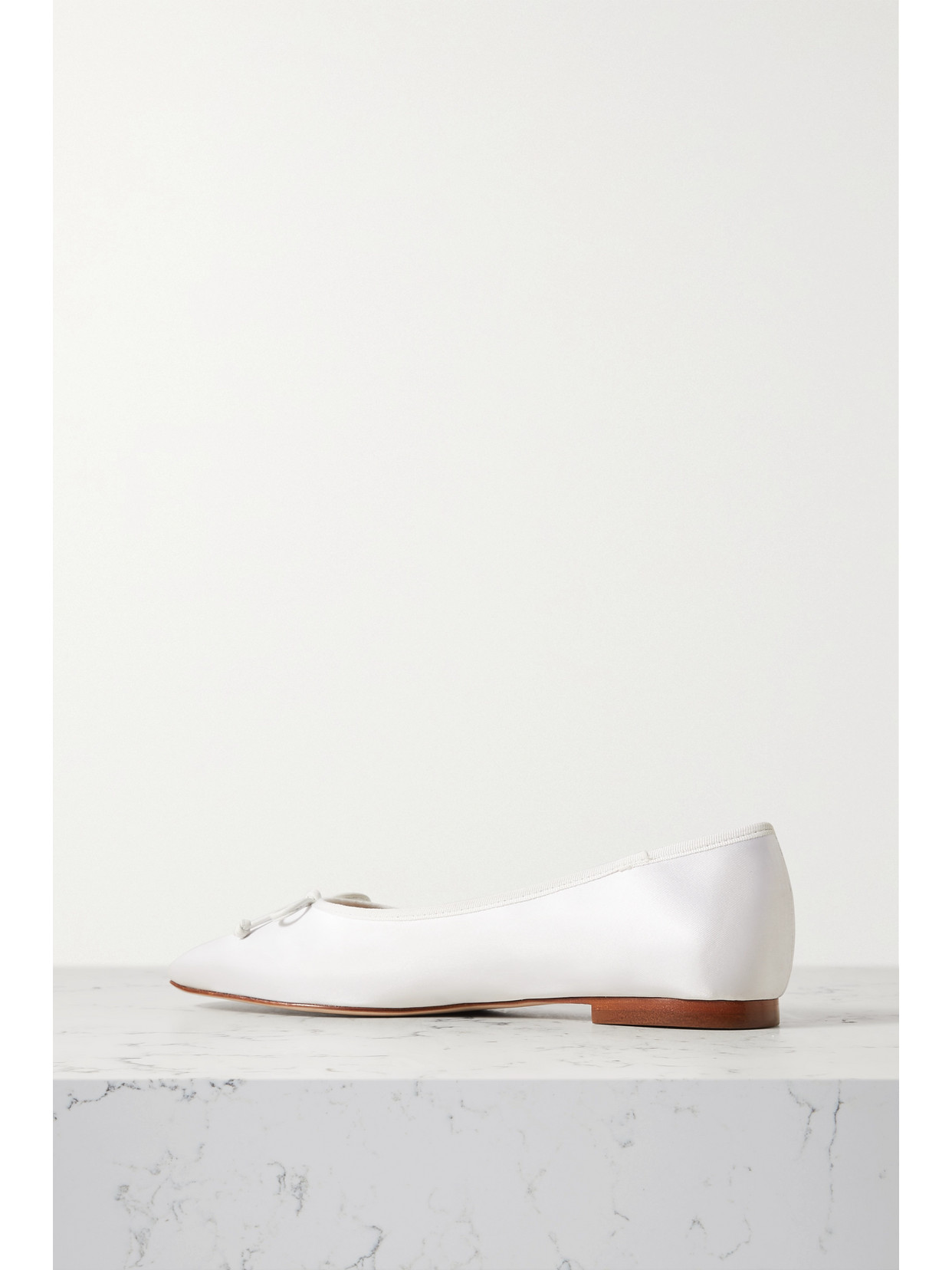 Porte & Paire Bow-embellished Satin Ballet Flats In White