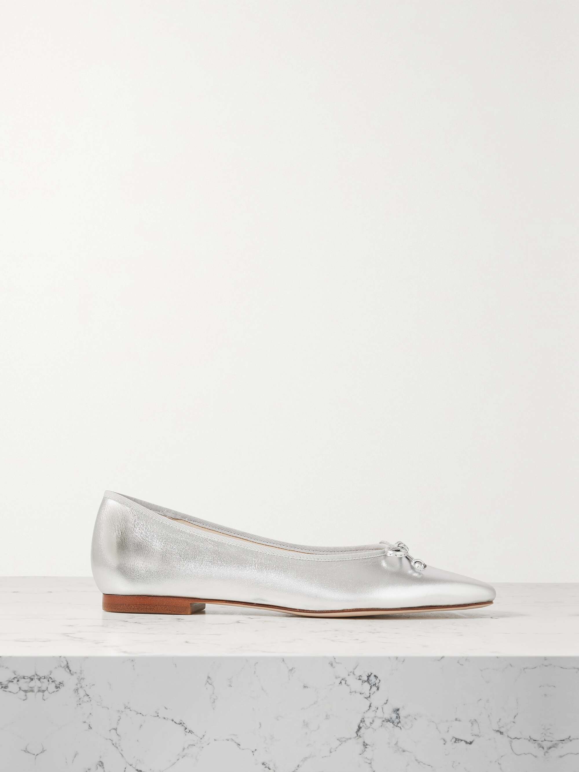 METALIC SLINGBACK FLATS IN SILVER CALFSKIN