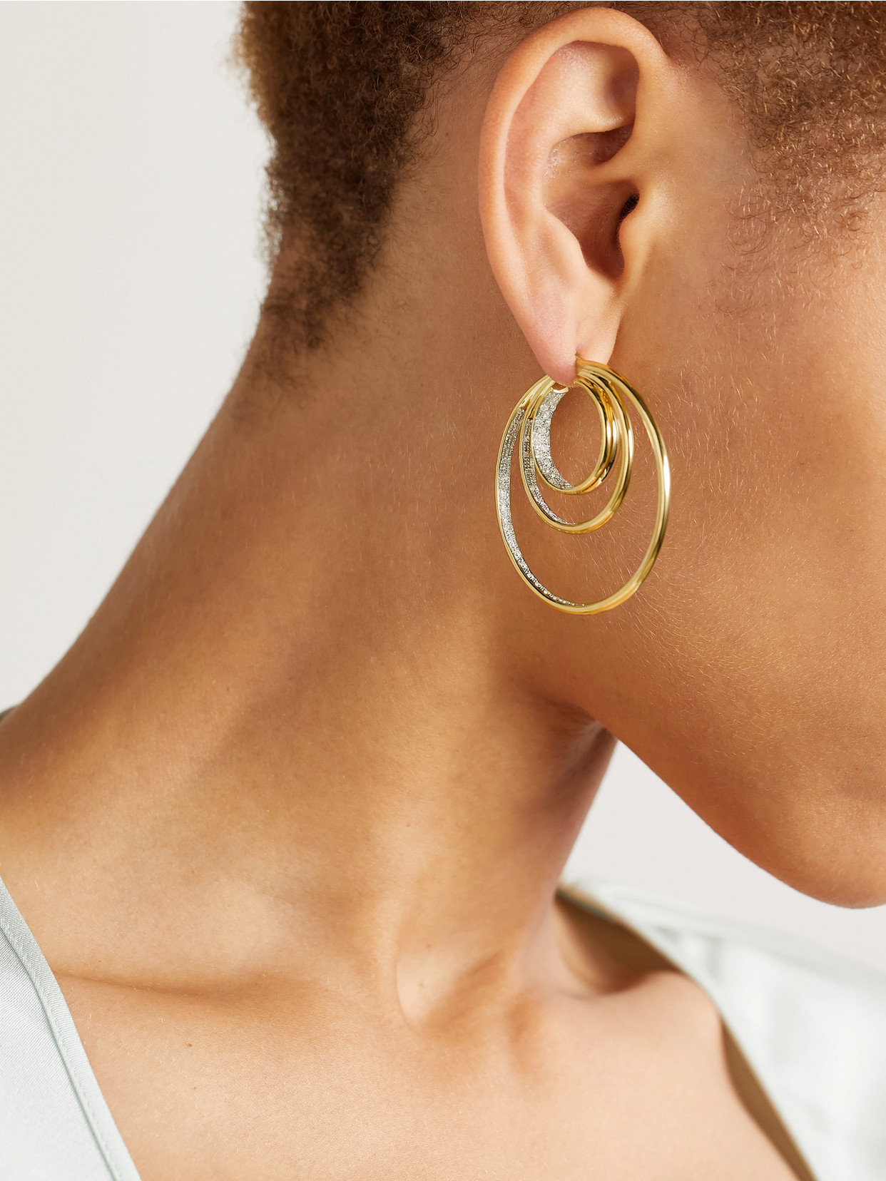 Yvonne Léon 9-karat Gold Diamond Hoop Earrings In Gold