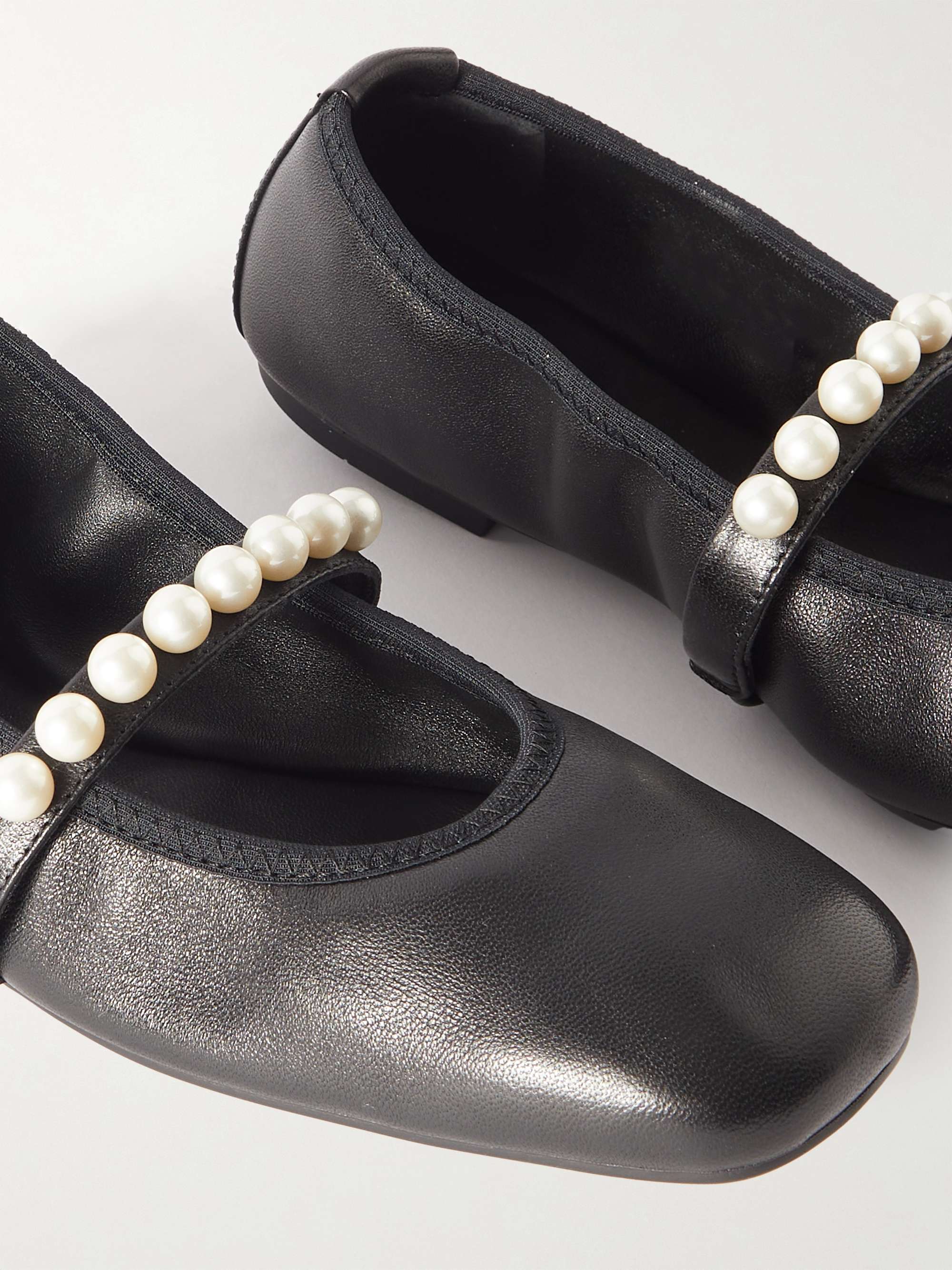 STUART WEITZMAN 