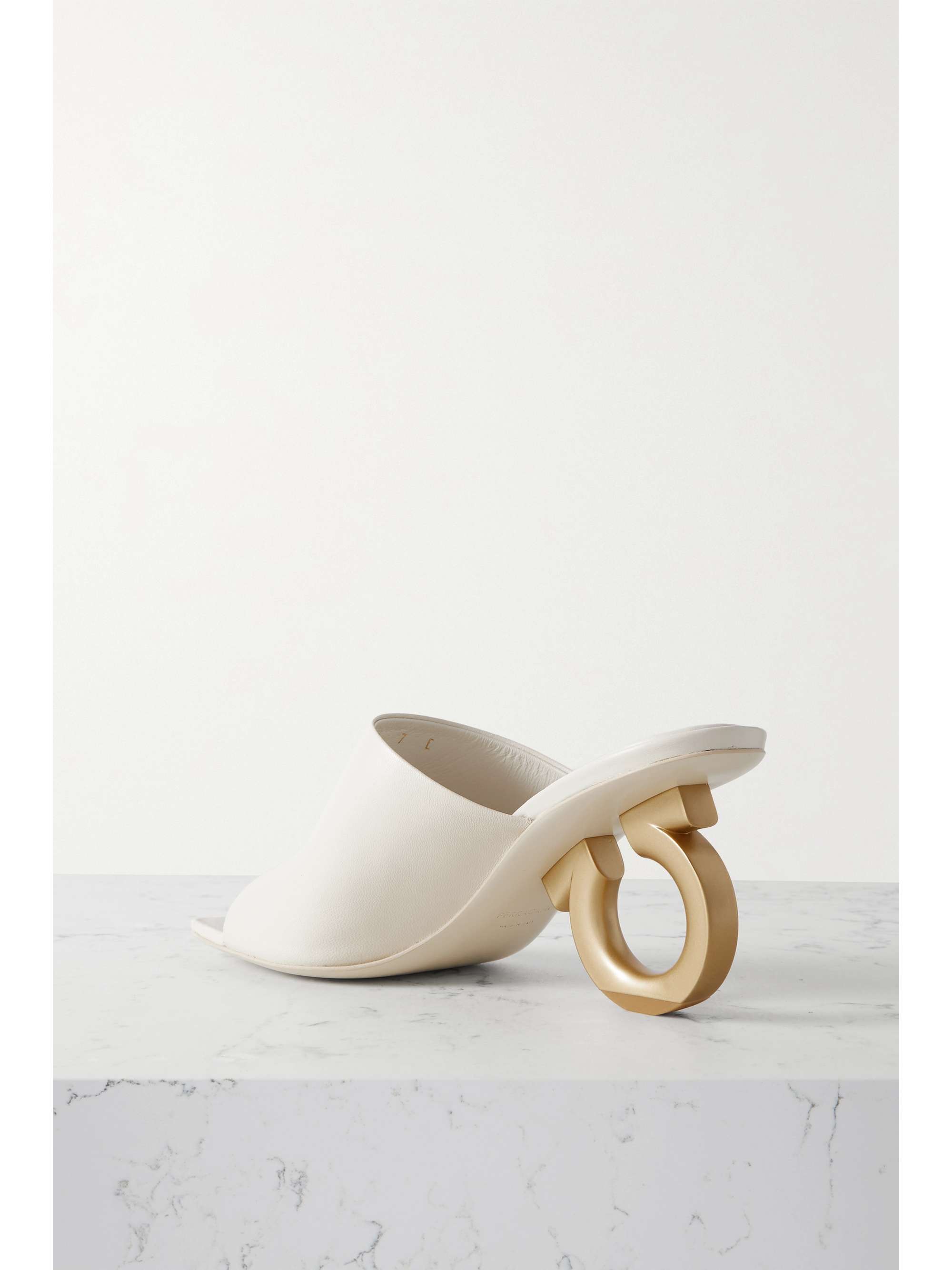 FERRAGAMO 