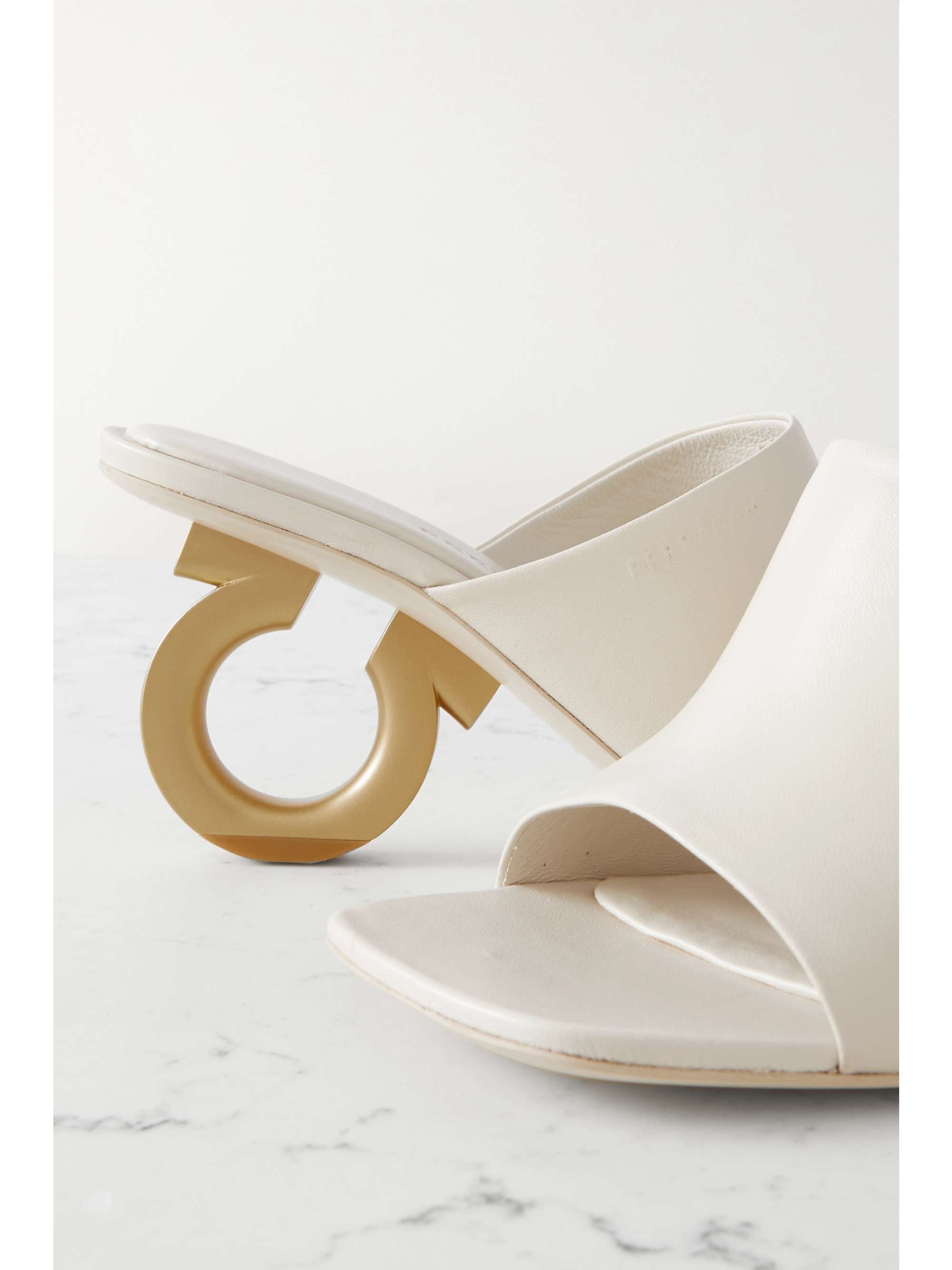 FERRAGAMO 