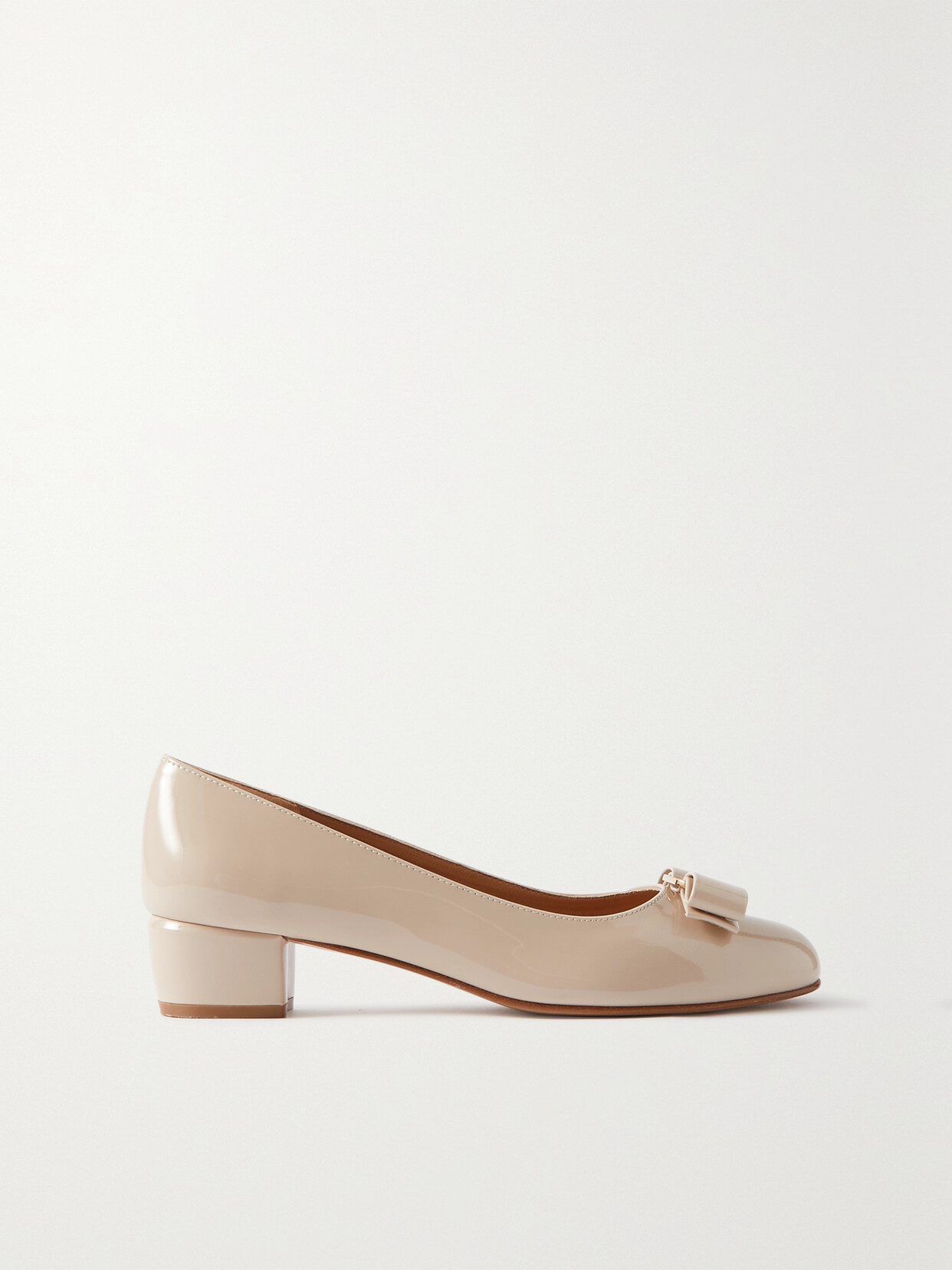 Ferragamo - Vara Patent-leather Pumps - Off-white