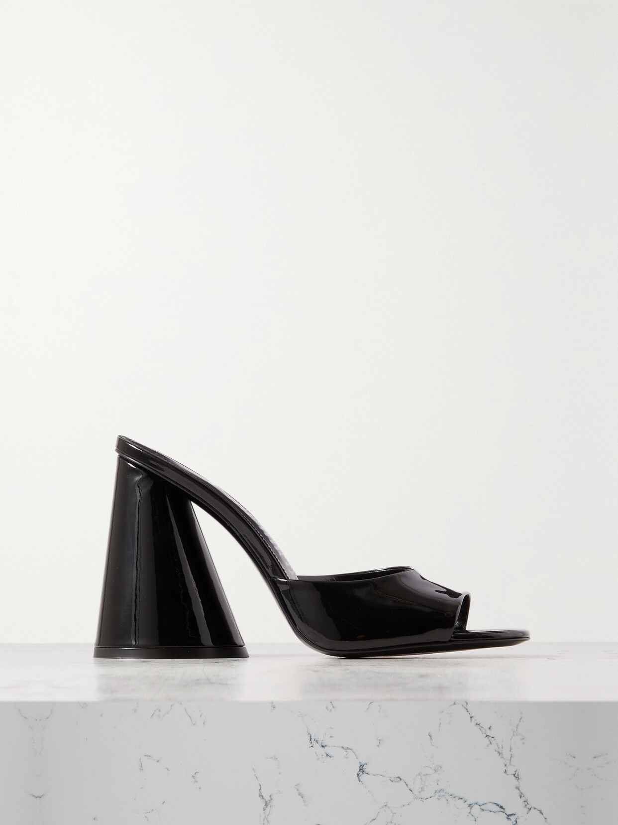 Attico Luz Patent-leather Mules In Black