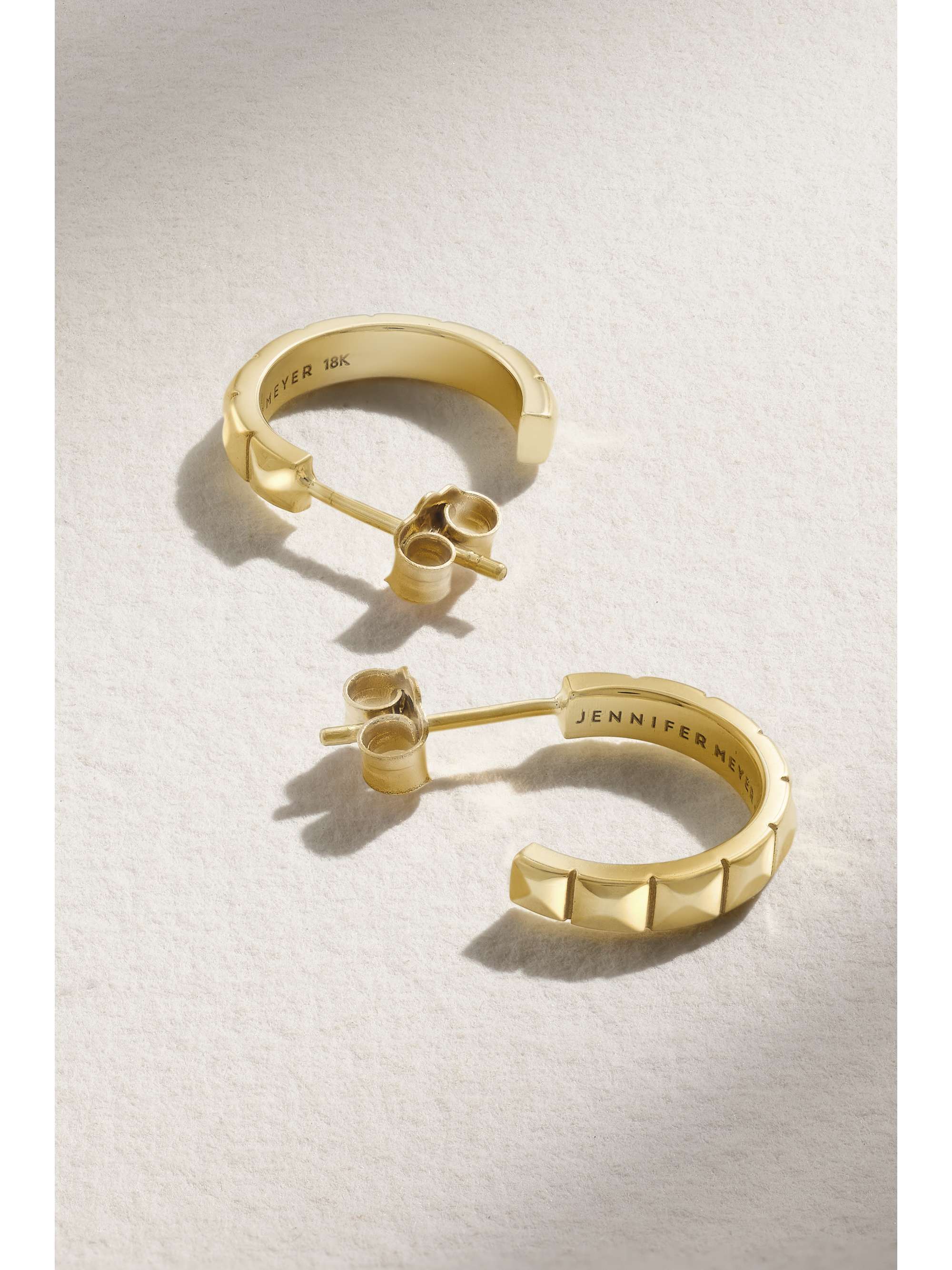 JENNIFER MEYER Mini Square Creolen aus 18 Karat Gold