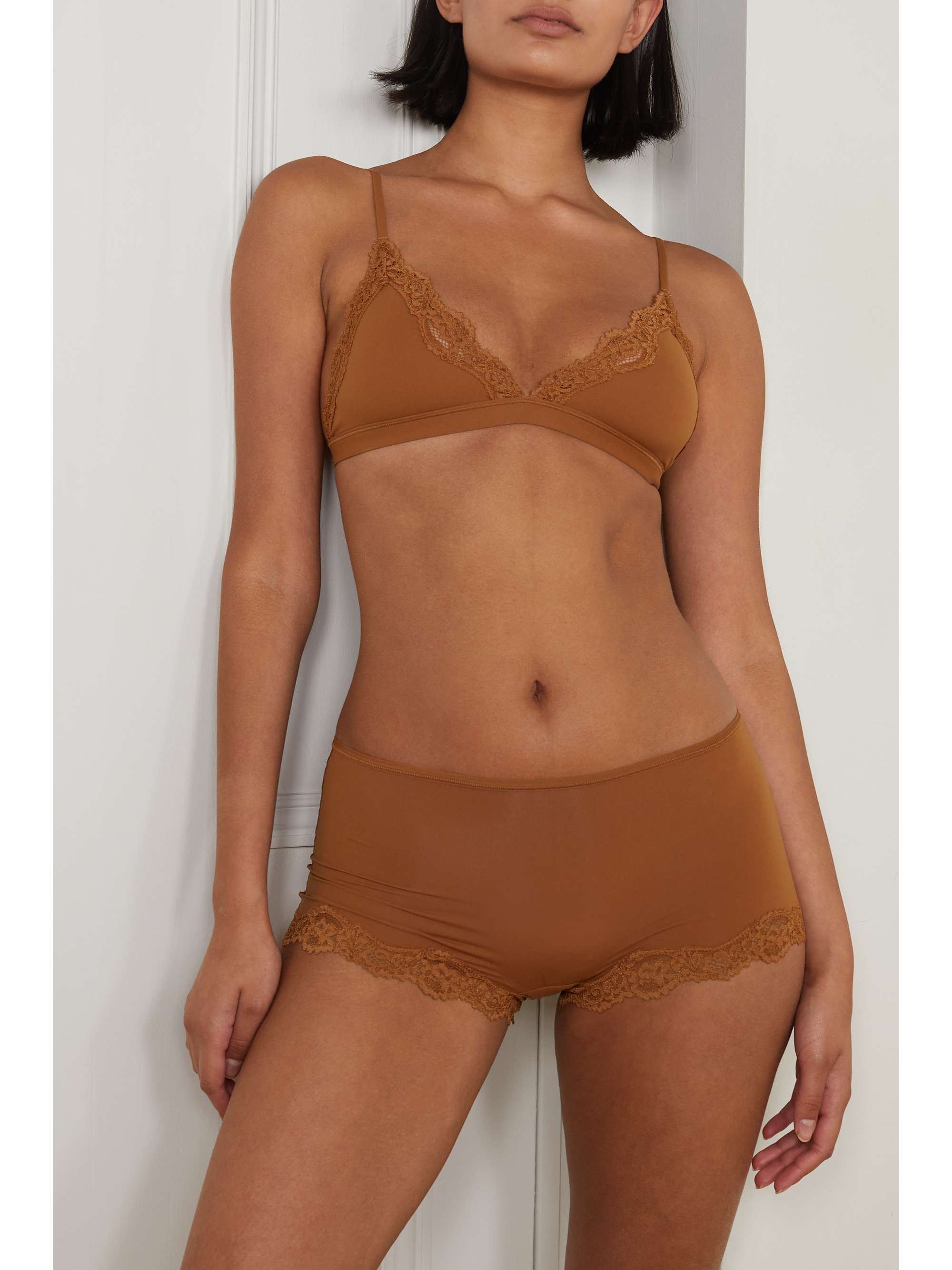 SKIMS Fits Everybody Lace Triangle Bralette - Bronze