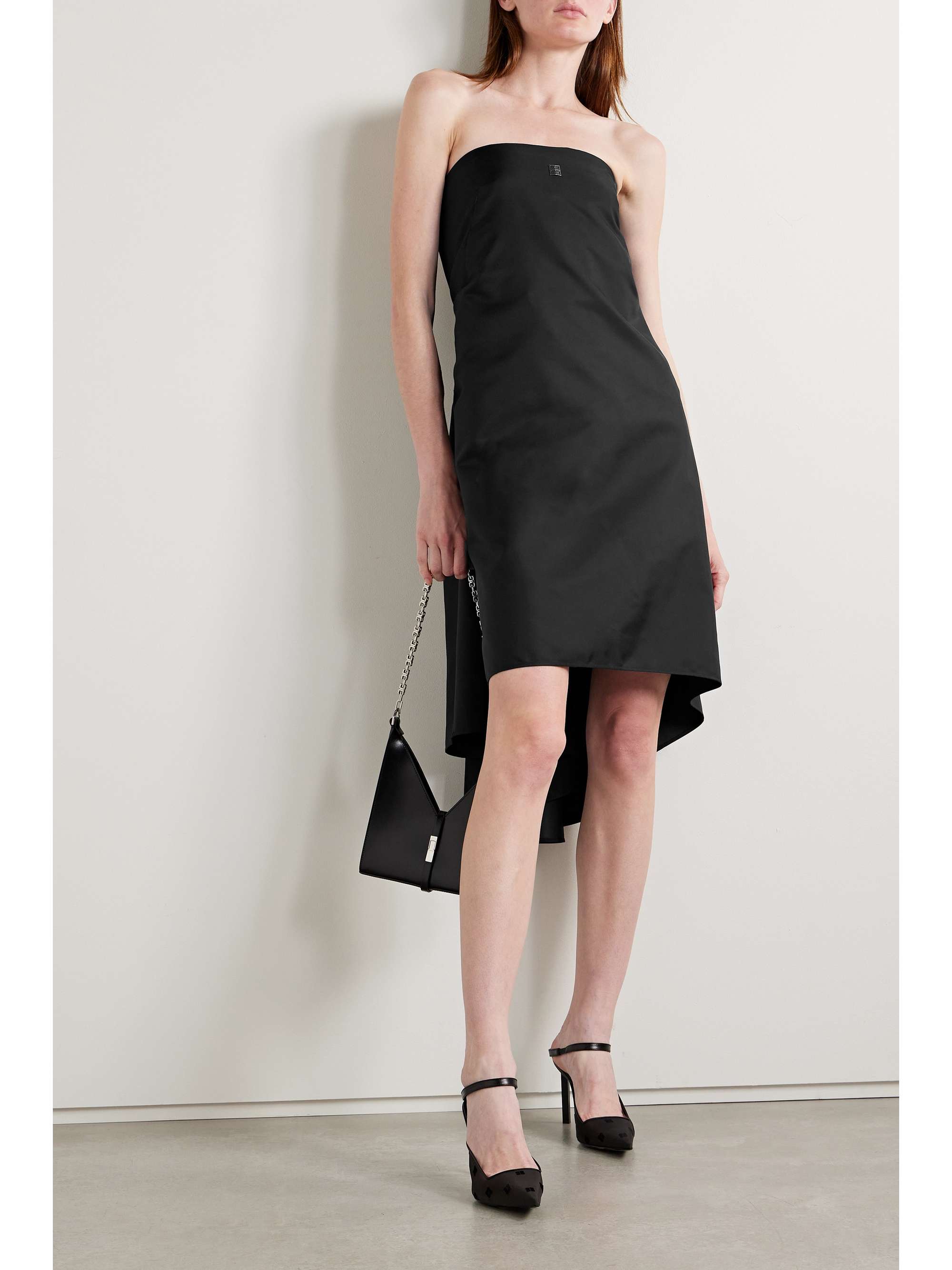 GIVENCHY 