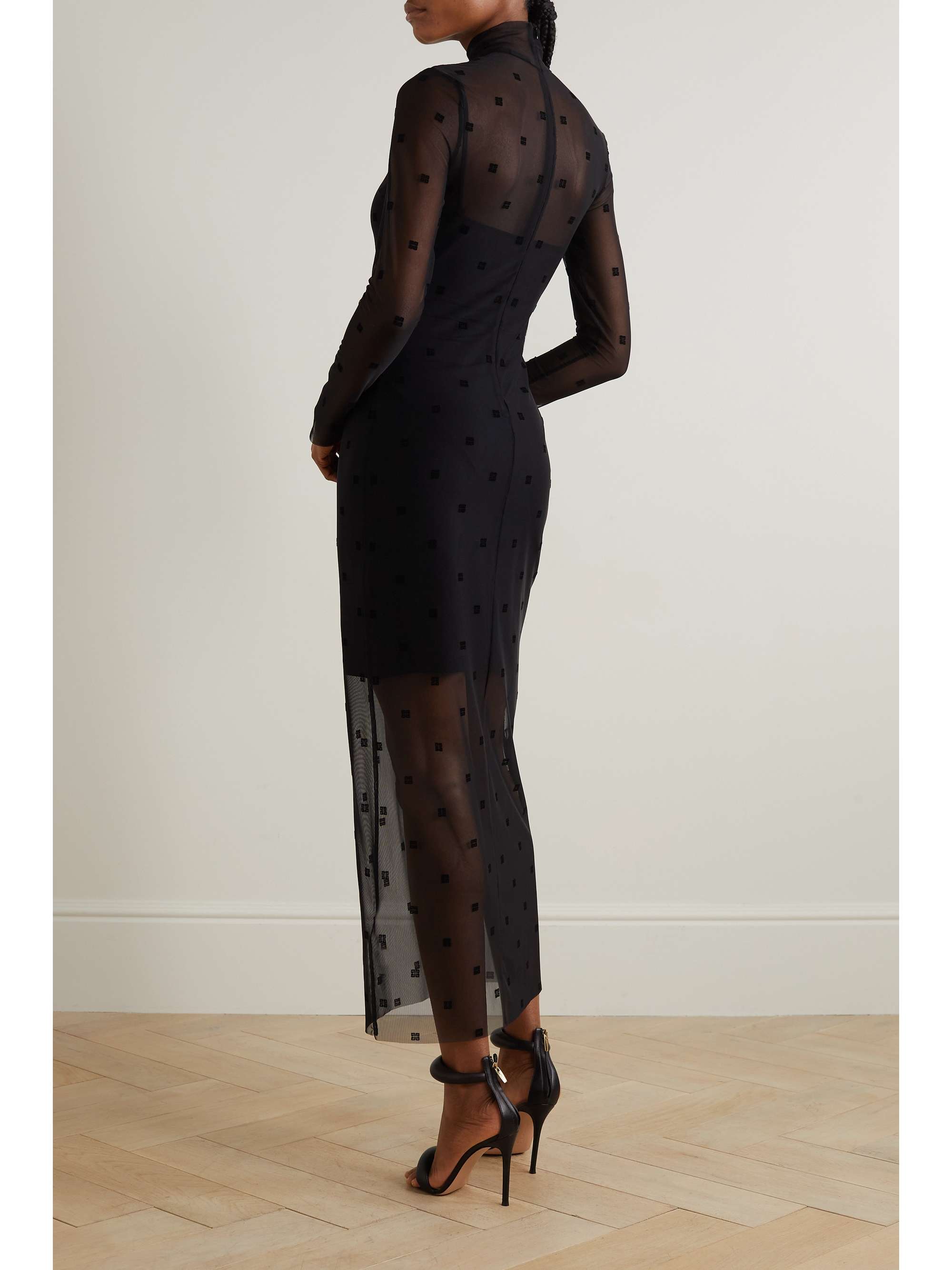 GIVENCHY 