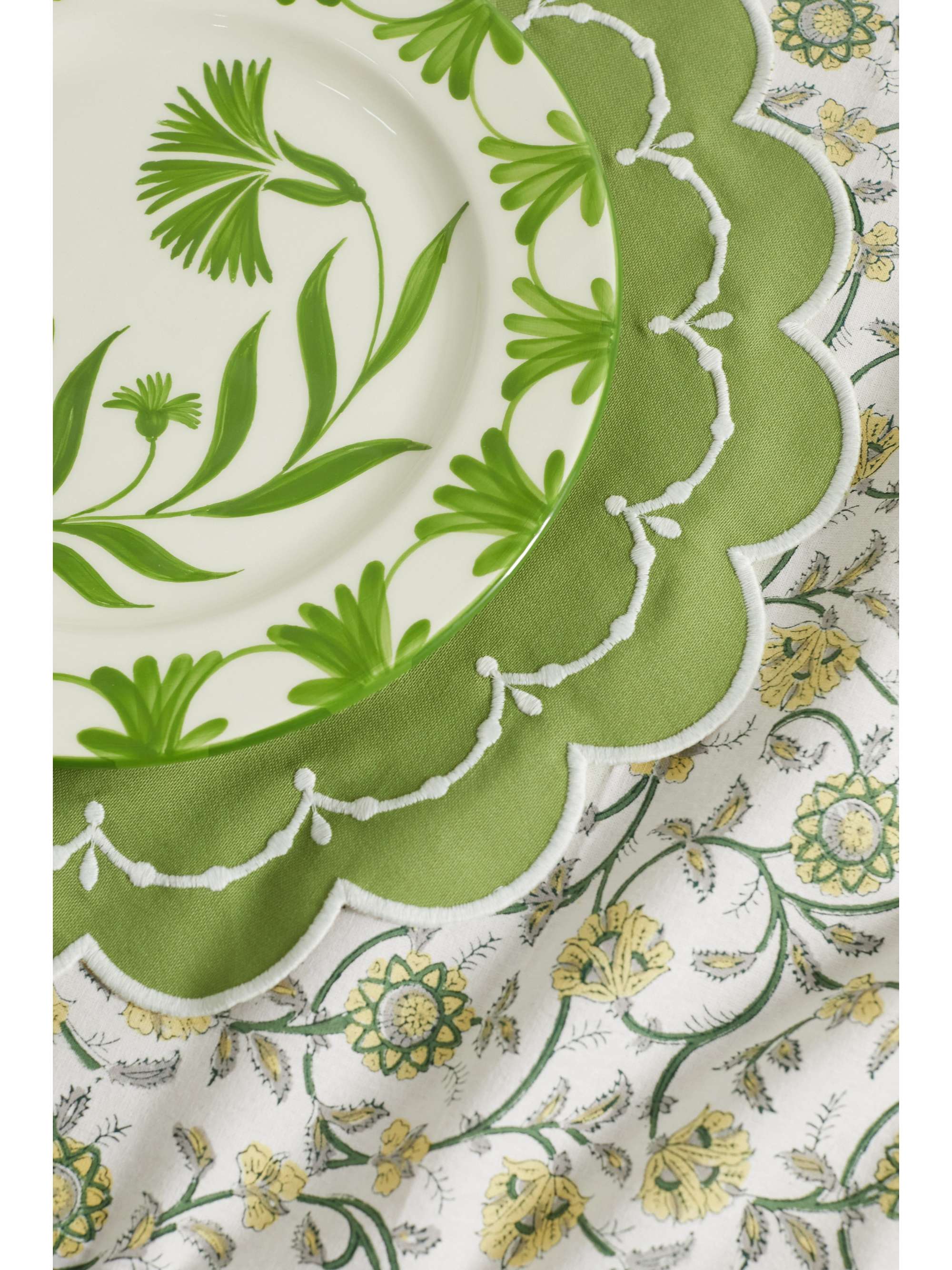 MAISON MARGAUX Floral-print tablecloth and set of four embroidered napkins and placemats