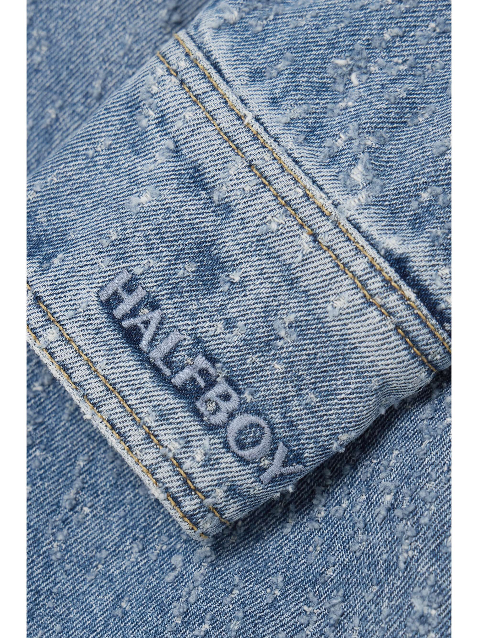 HALFBOY 