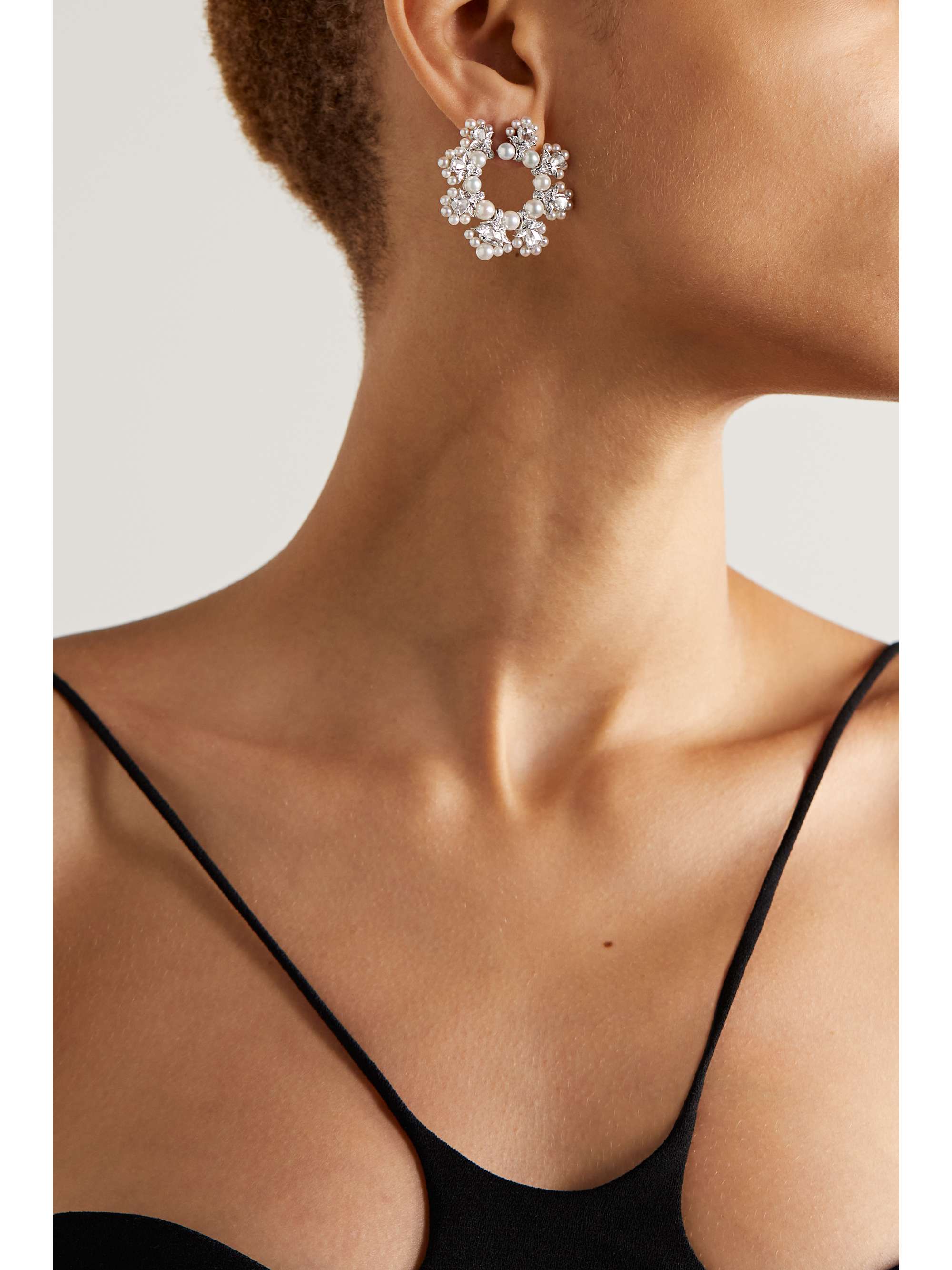 AMRAPALI LONDON 18-karat white gold, pearl and diamond earrings