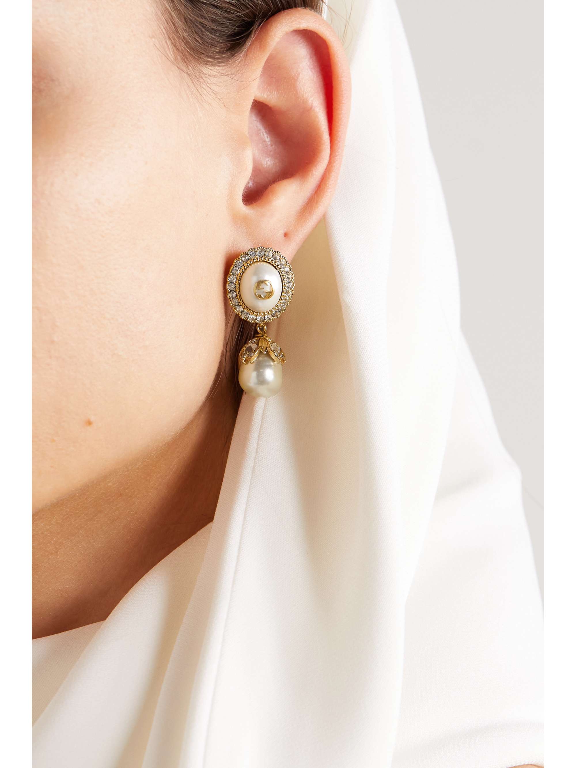 Orecchini in metallo dorato con perle sintetiche e cristalli GUCCI
