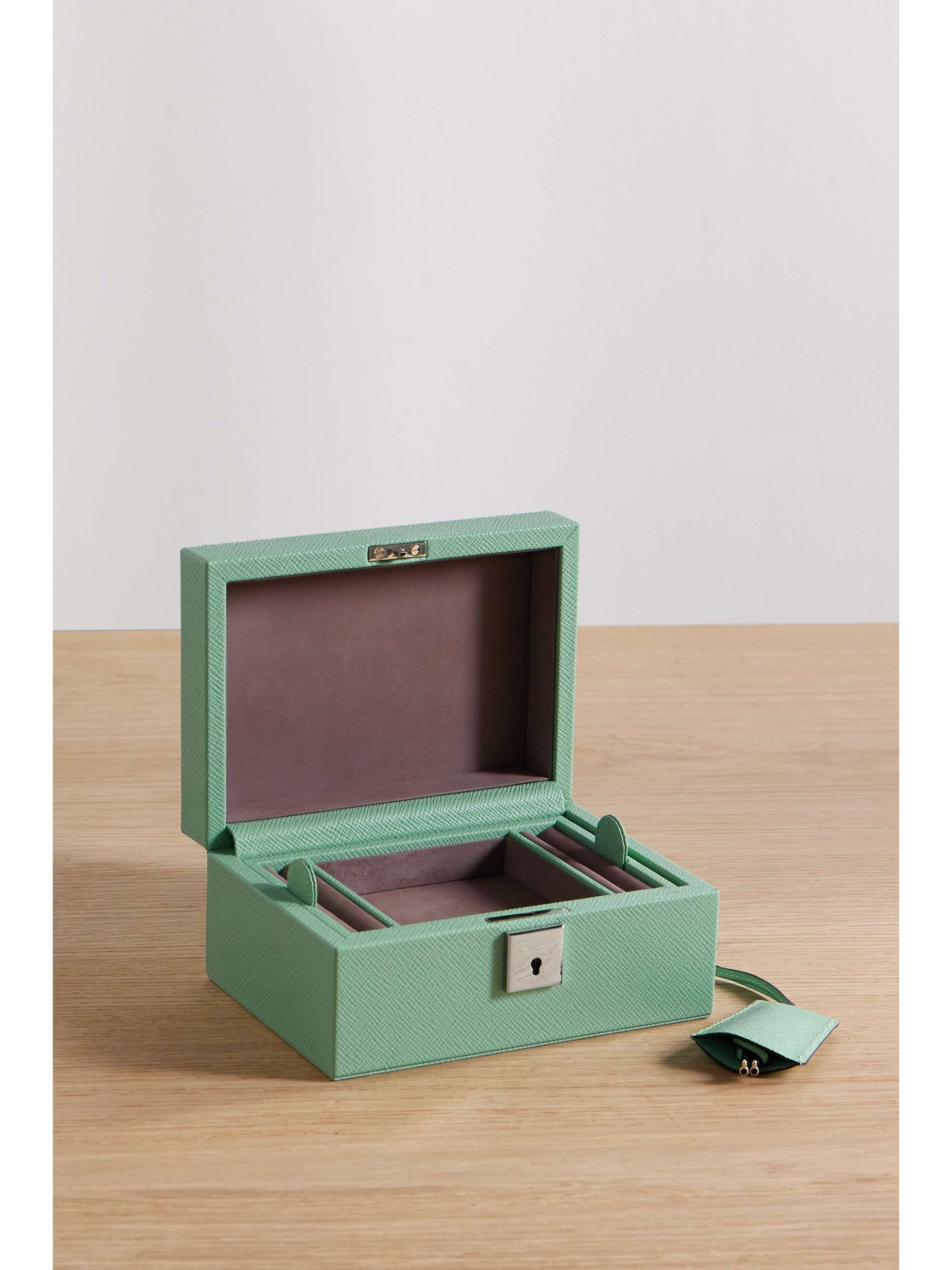 SMYTHSON 