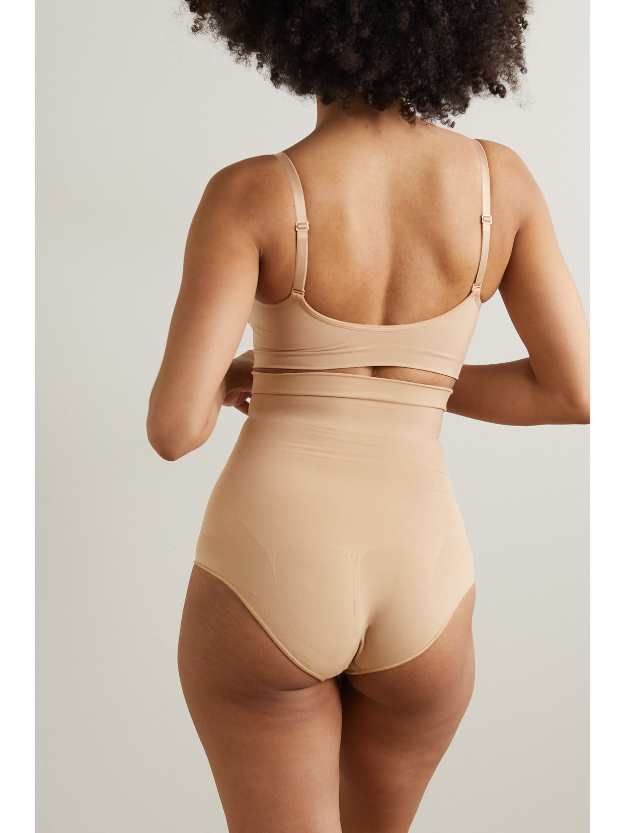 Skims Seamless Sculpt Sculpting Bra In Neutrals