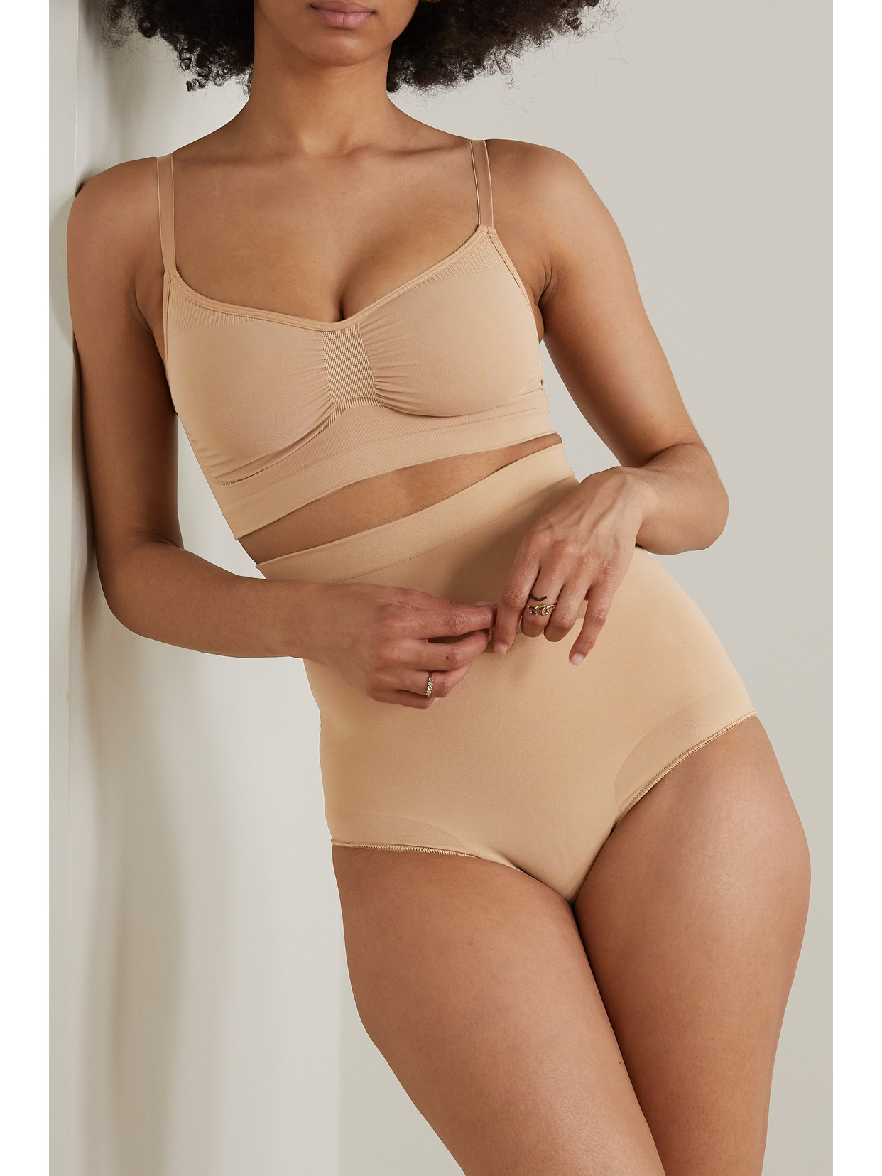 Skims Seamless Sculpt Sculpting Bra In Neutrals