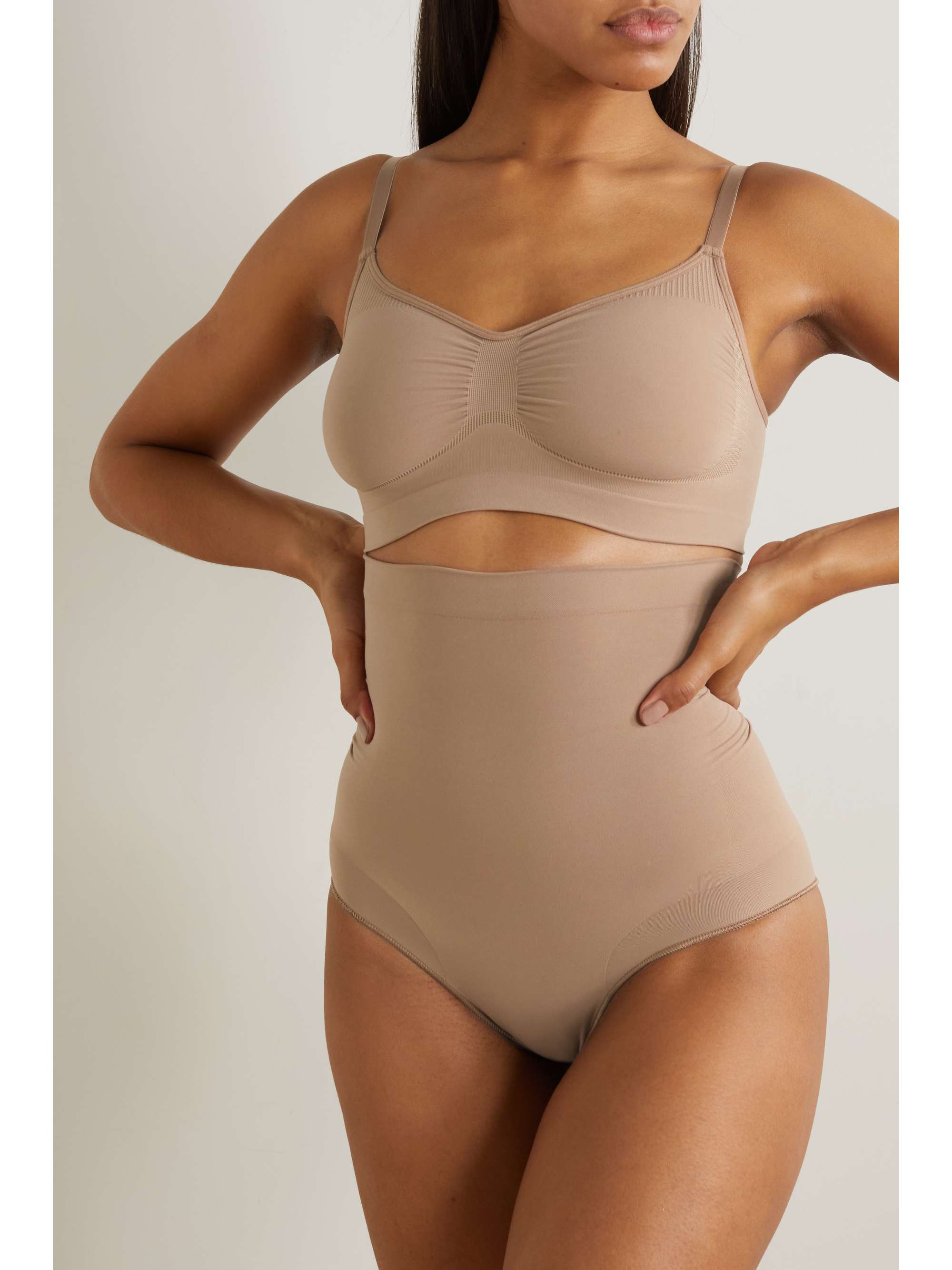 SKIMS Seamless High-Waisted Above The Knee Short - Sienna