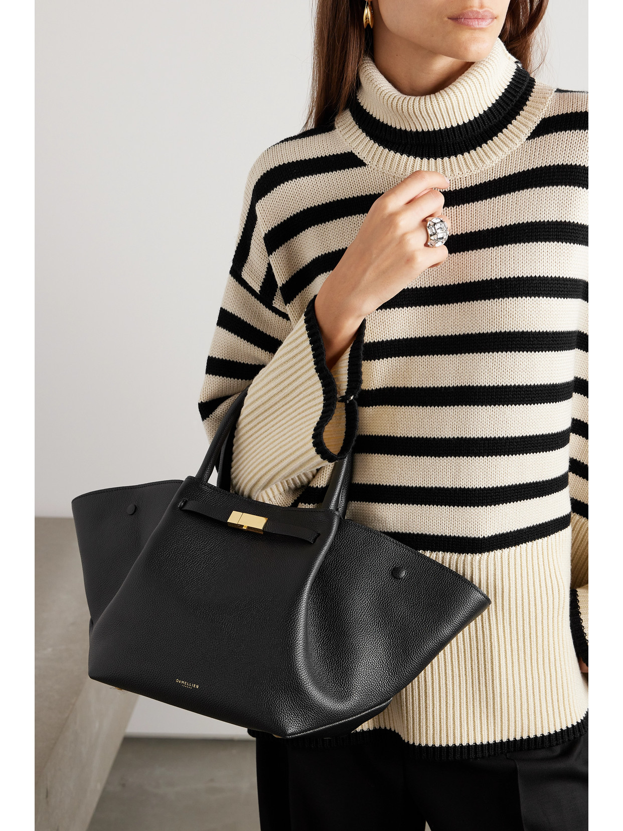 Demellier New York Medium Leather Tote Bag In Black