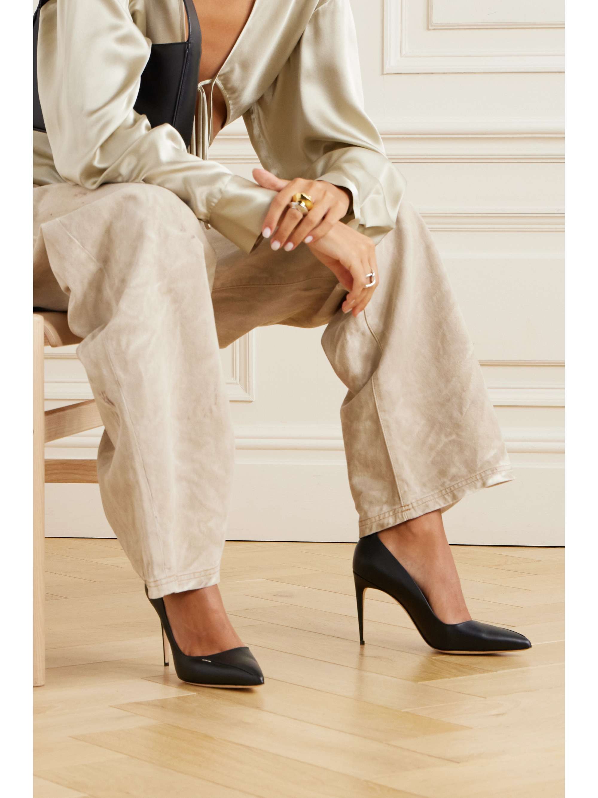 MANOLO BLAHNIK 