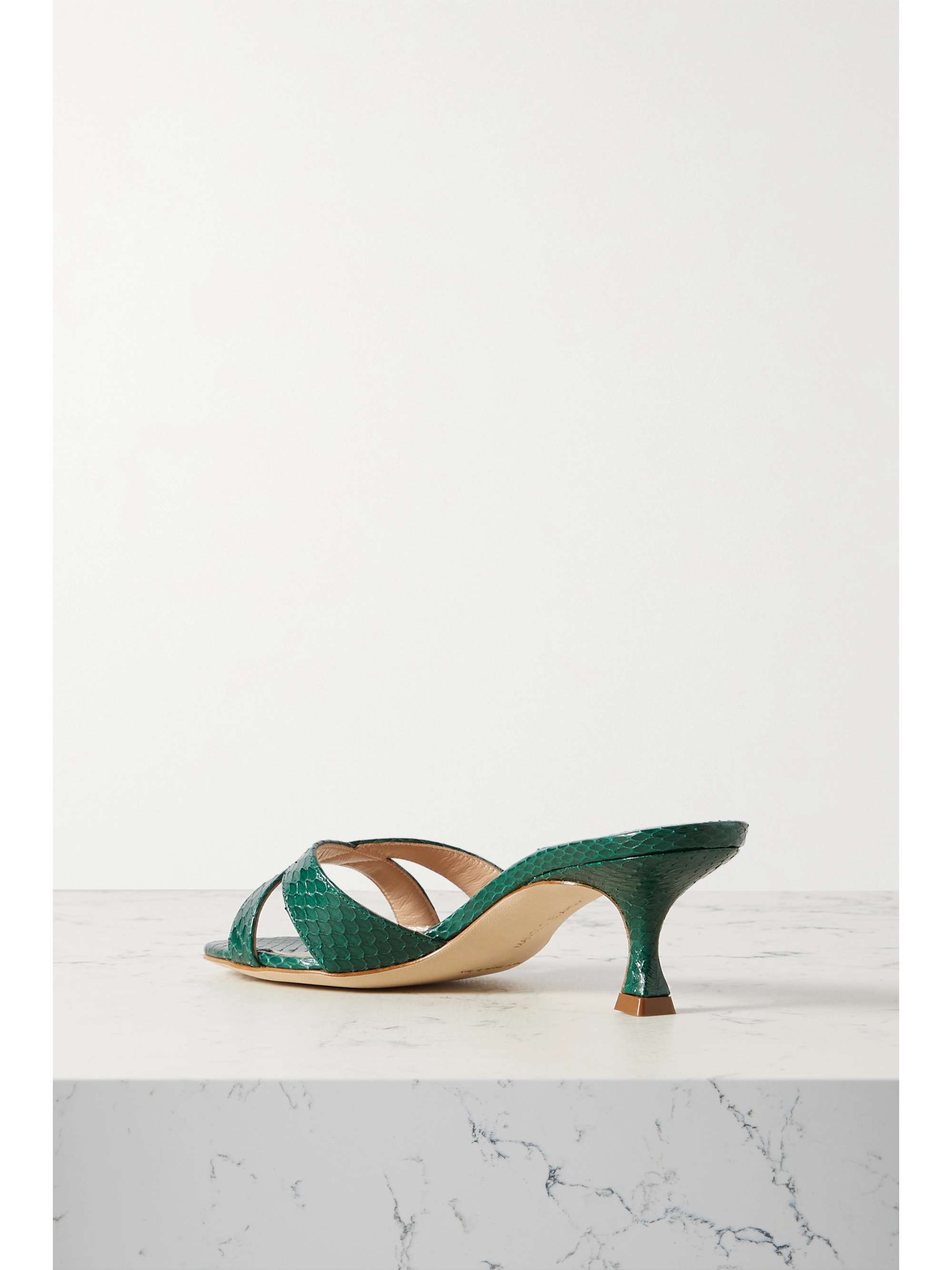 MANOLO BLAHNIK 