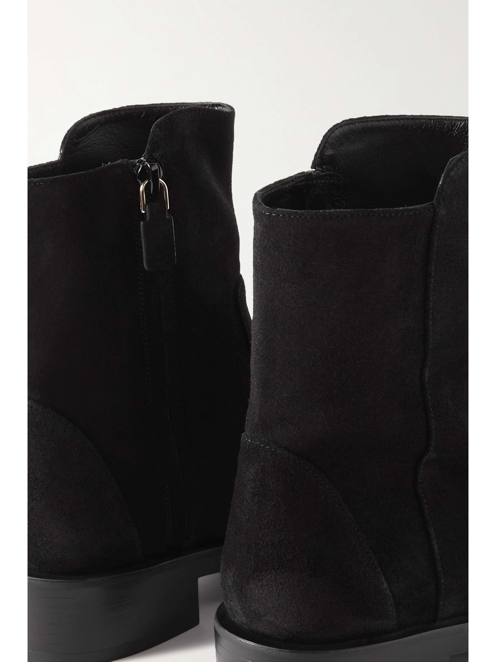 STUART WEITZMAN 