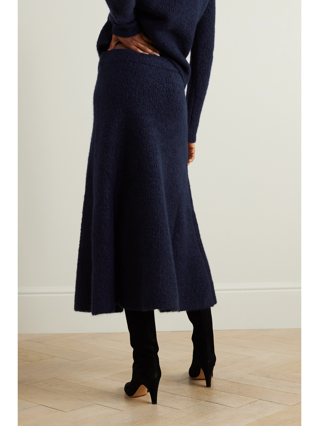 Shop Gabriela Hearst Pablo Cashmere And Silk-blend Bouclé Midi Skirt In Blue