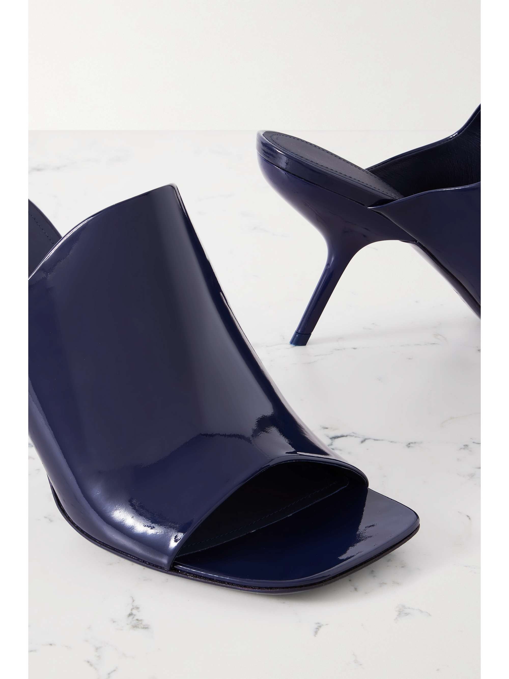 FERRAGAMO 