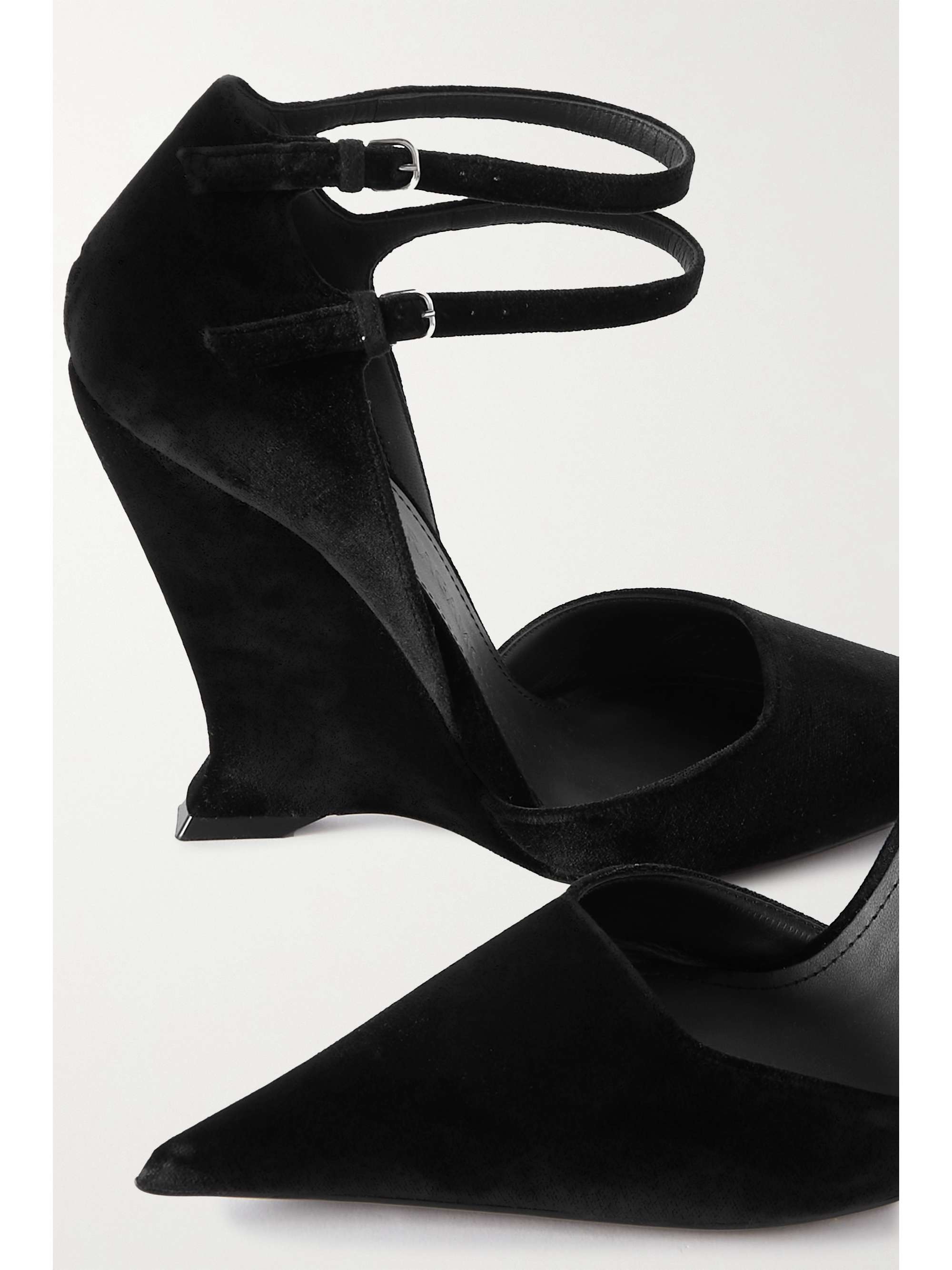 FERRAGAMO 