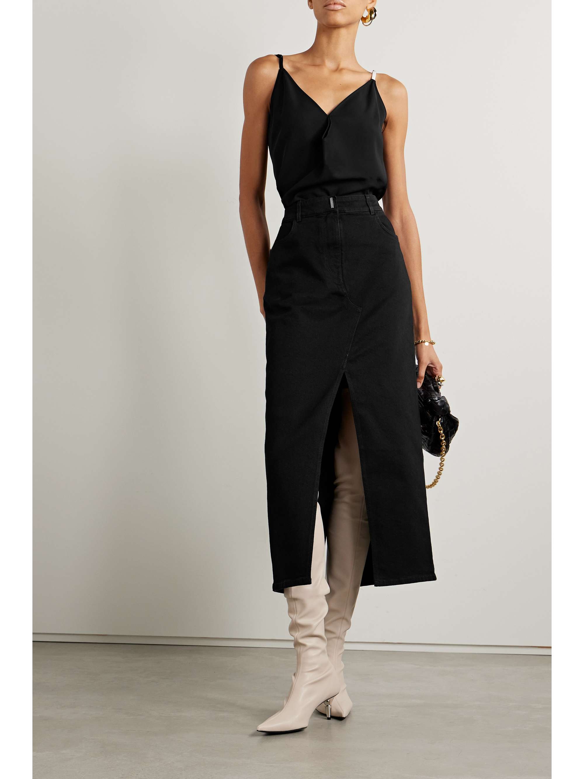 GIVENCHY 