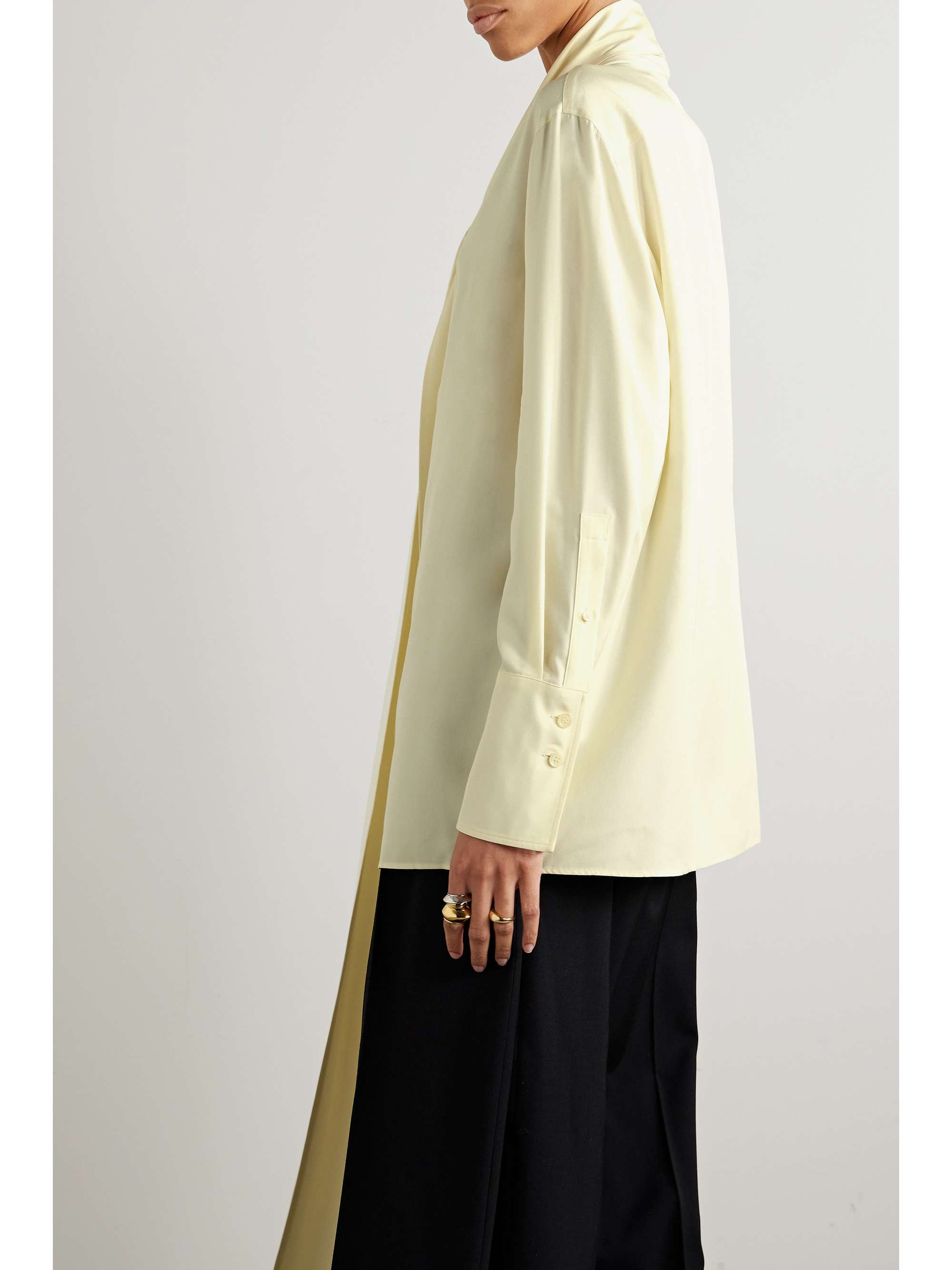 GIVENCHY 