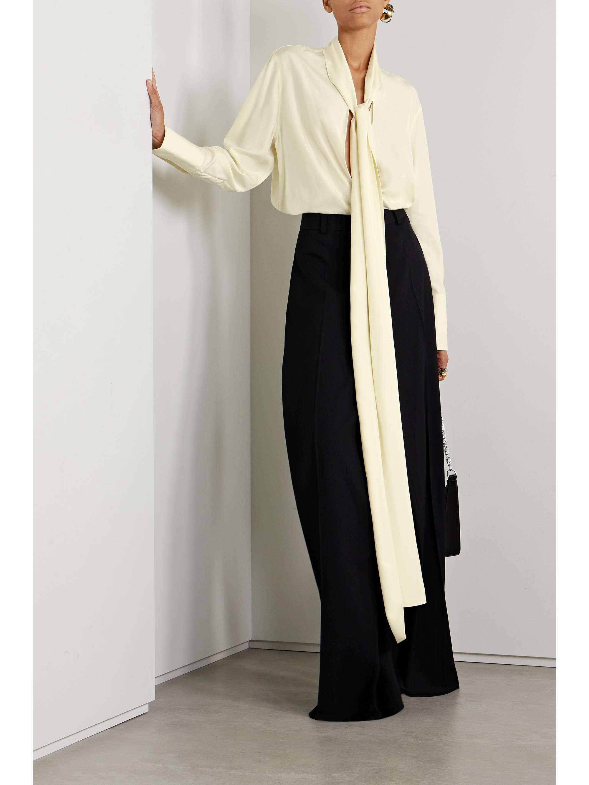 GIVENCHY 