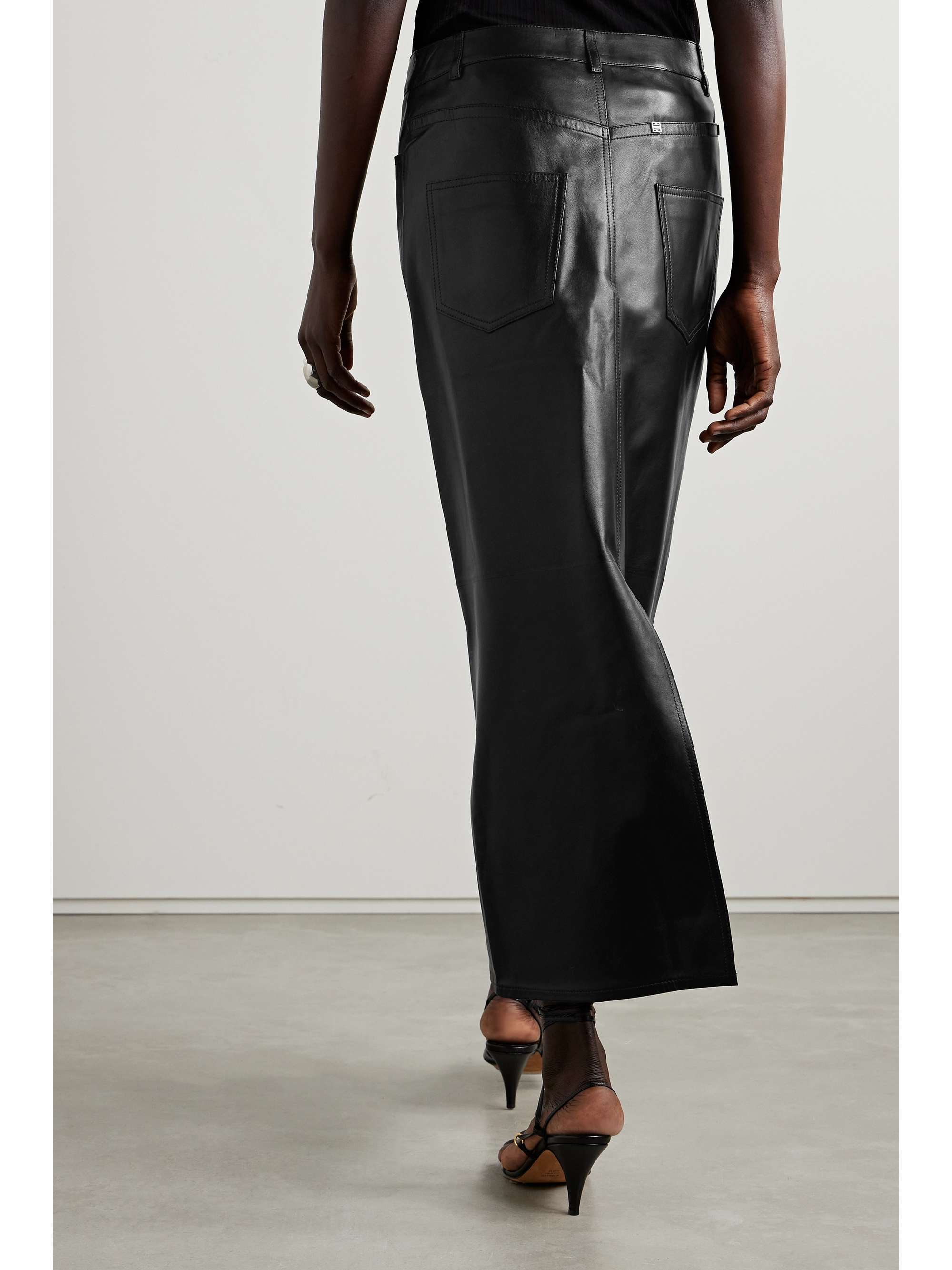 GIVENCHY 