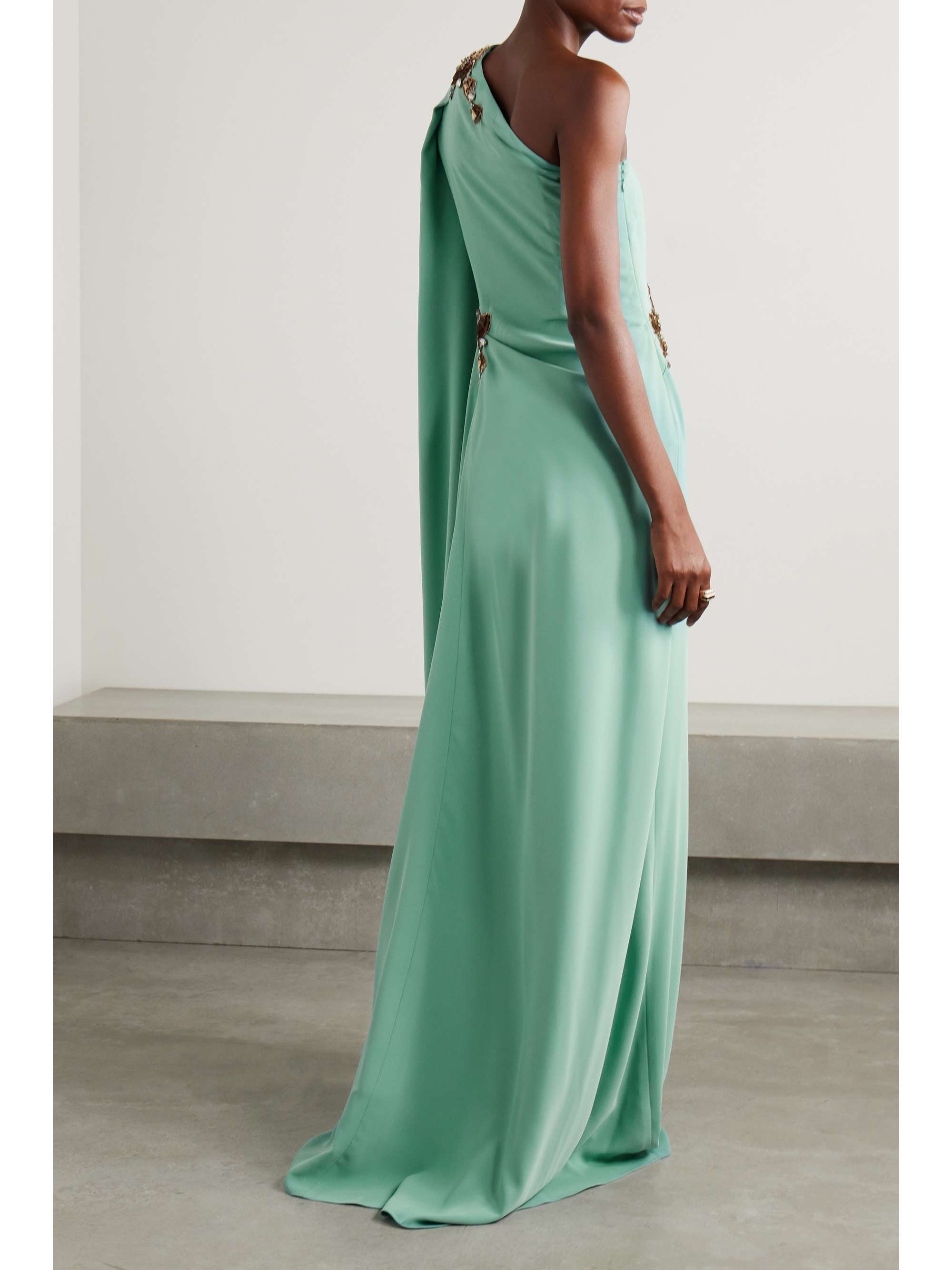 REEM ACRA 