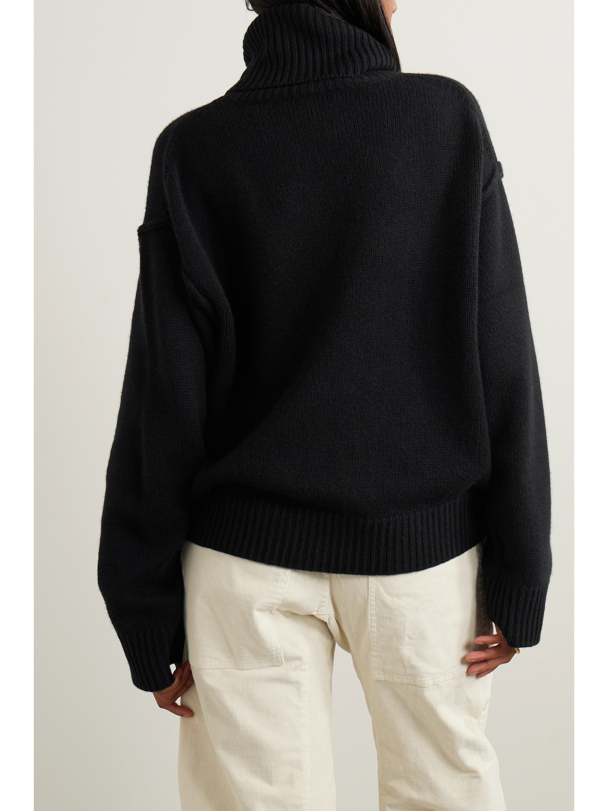 Allude Wool And Cashmere-blend Turtleneck Sweater In Black