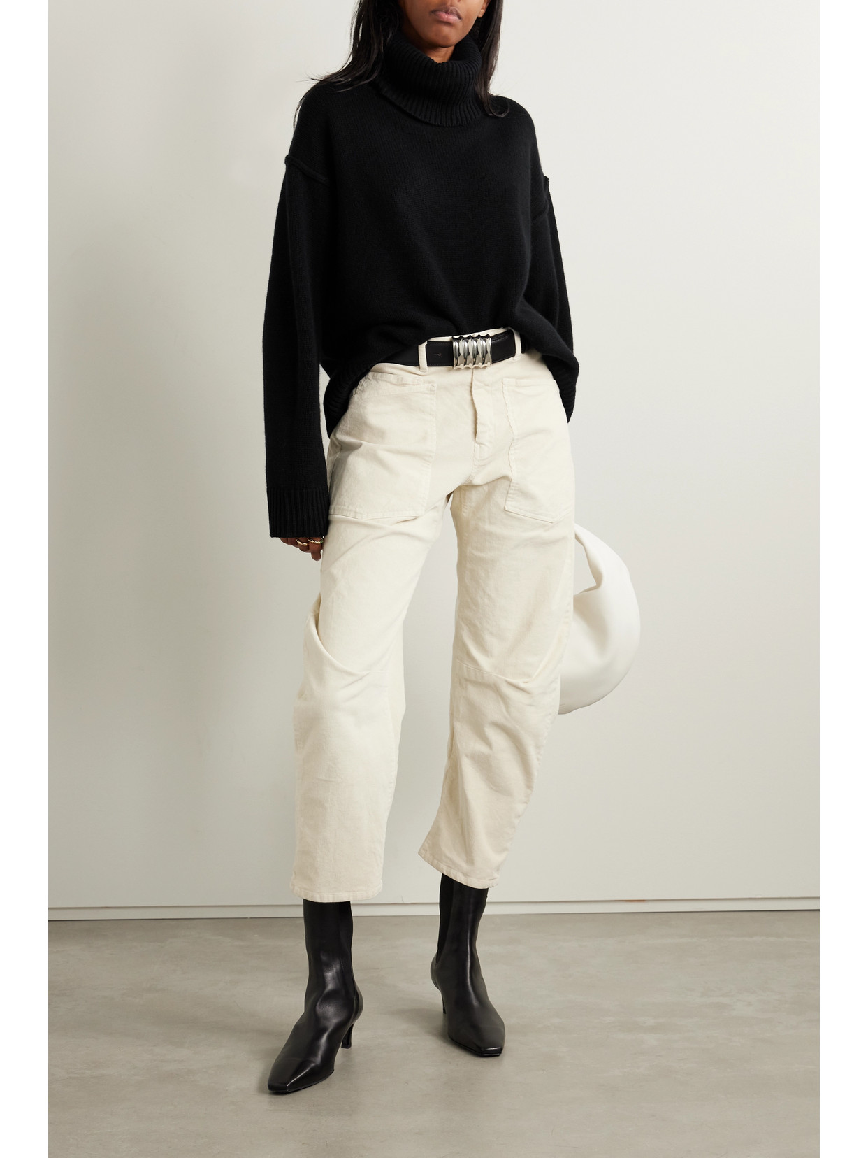 Allude Wool And Cashmere-blend Turtleneck Sweater In Black