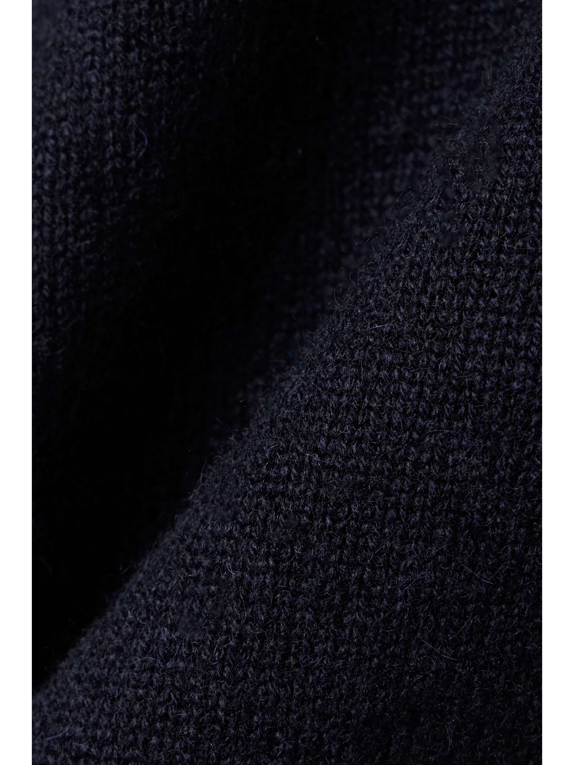 ALLUDE 