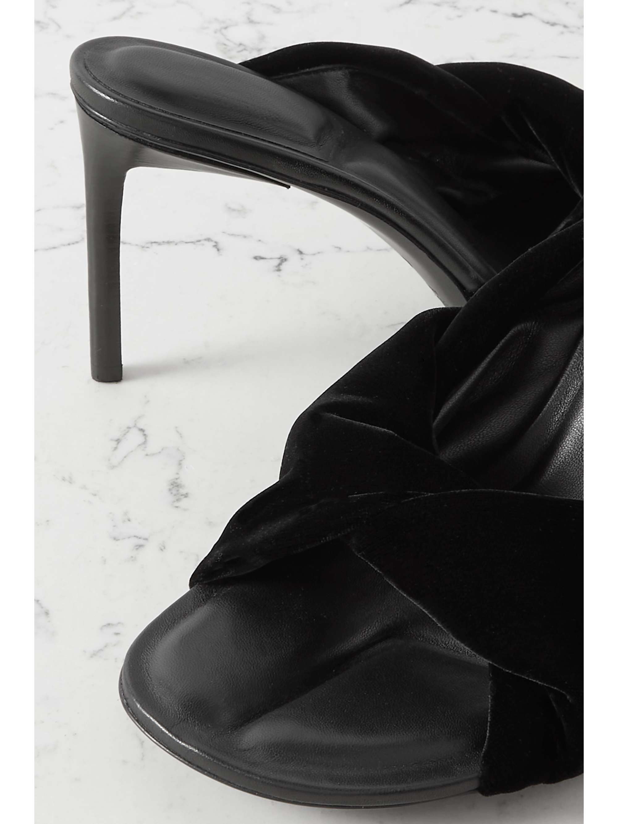 JACQUEMUS 