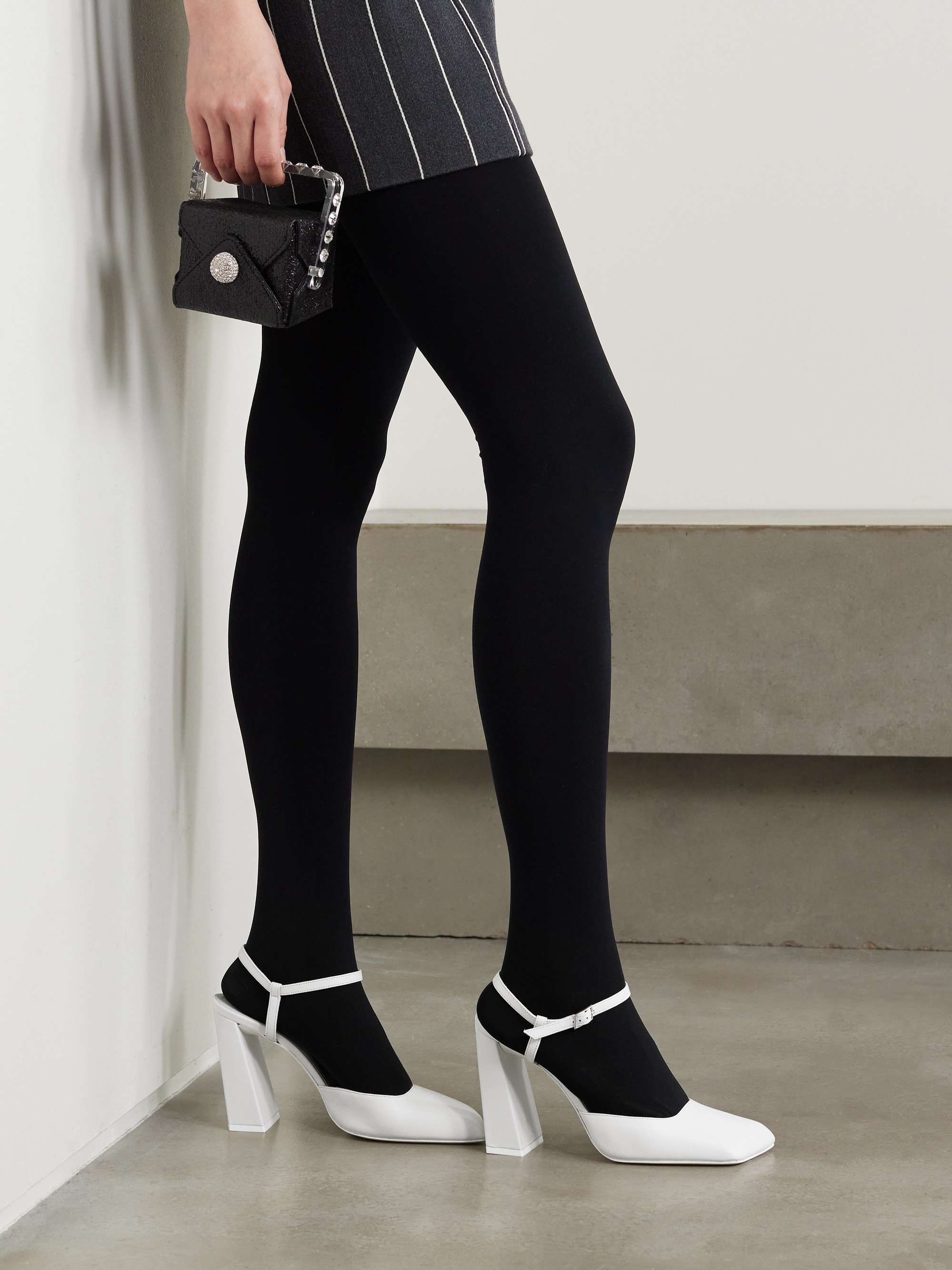 新作からSALEアイテム等お得な商品満載 leather Charlotte MUADDI AMINA pumps NET-A-PORTER | 靴