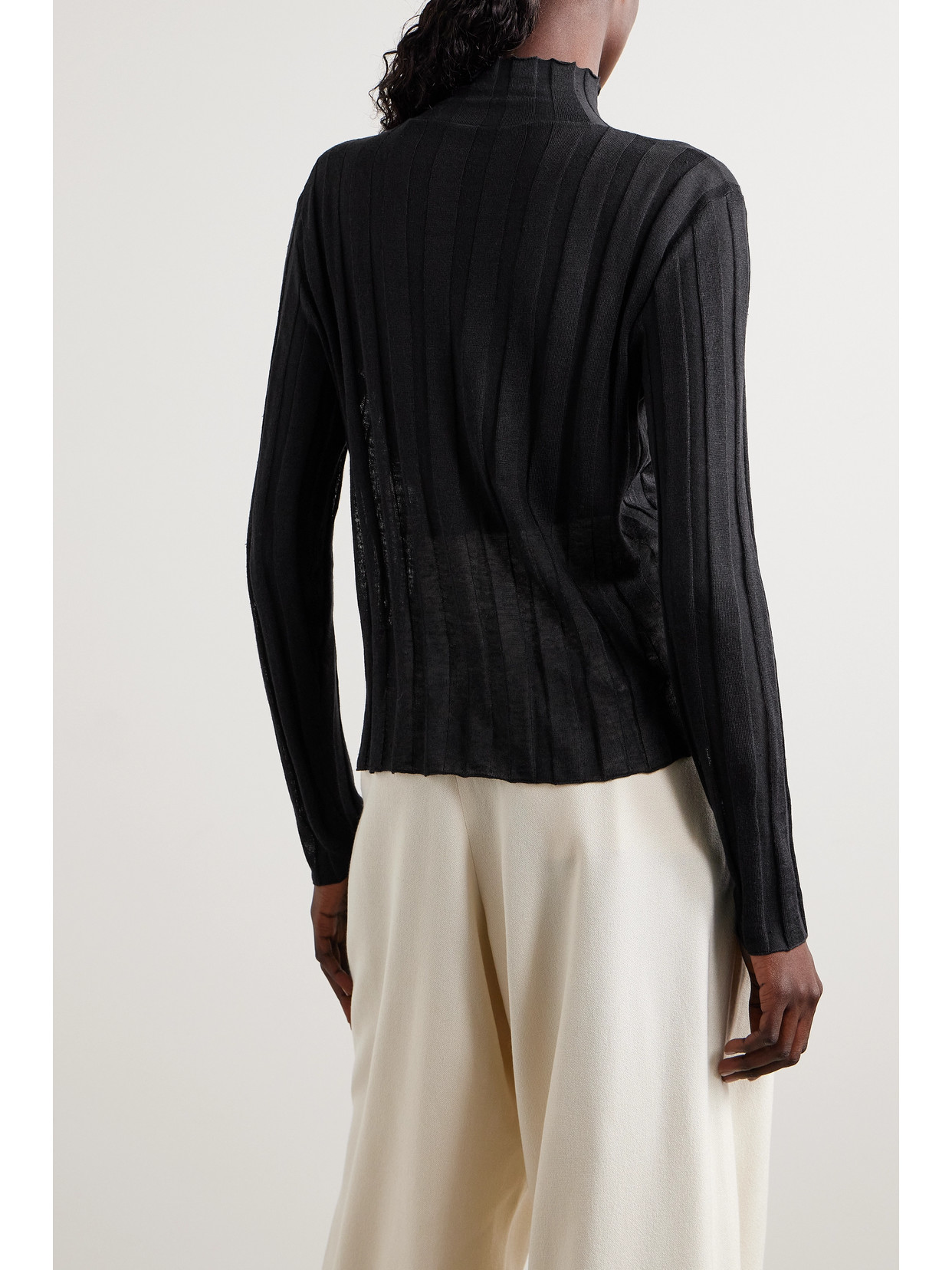 Shop The Row Daxy Ribbed Linen And Silk-blend Turtleneck Top In Black