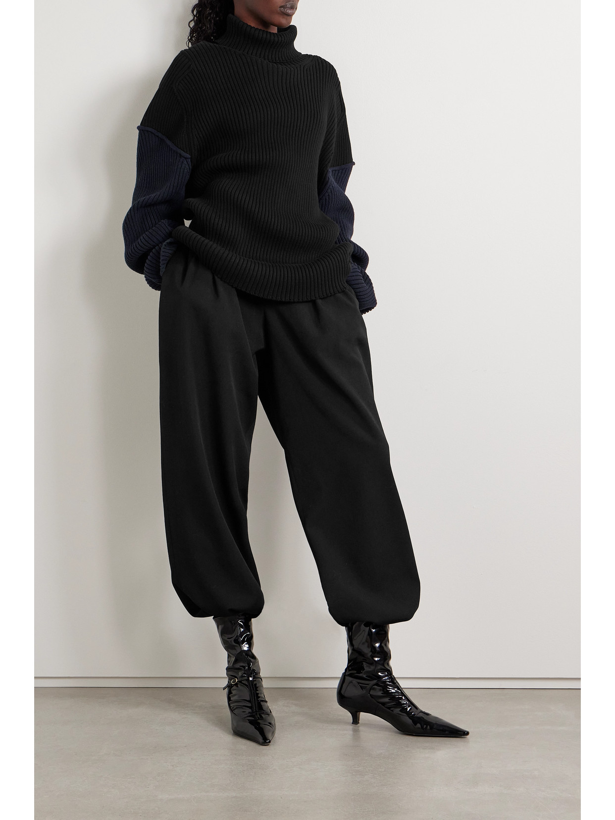 The Row Dua Colorblock Cashmere Sweater In Black