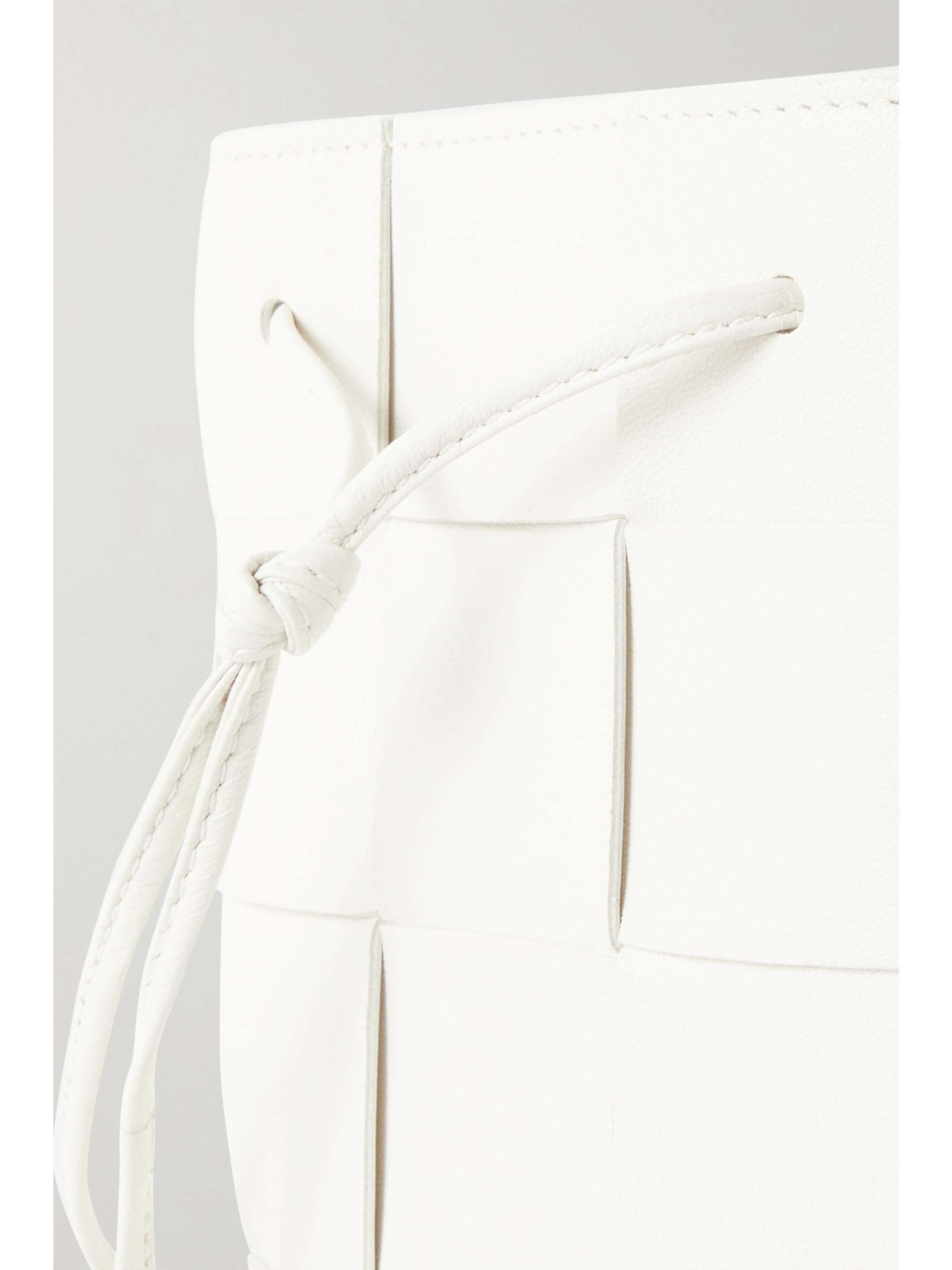 BOTTEGA VENETA Cassette small intrecciato leather bucket bag