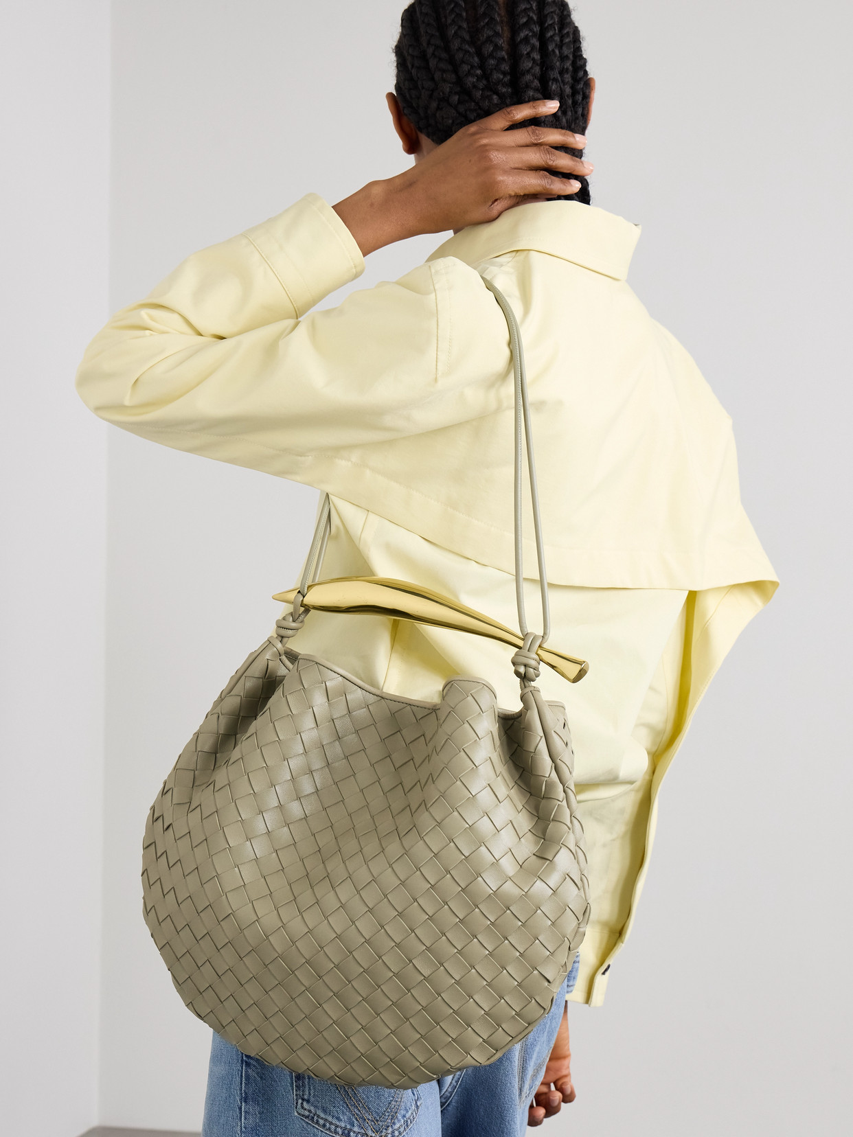Sardine Medium Intrecciato Shoulder Bag