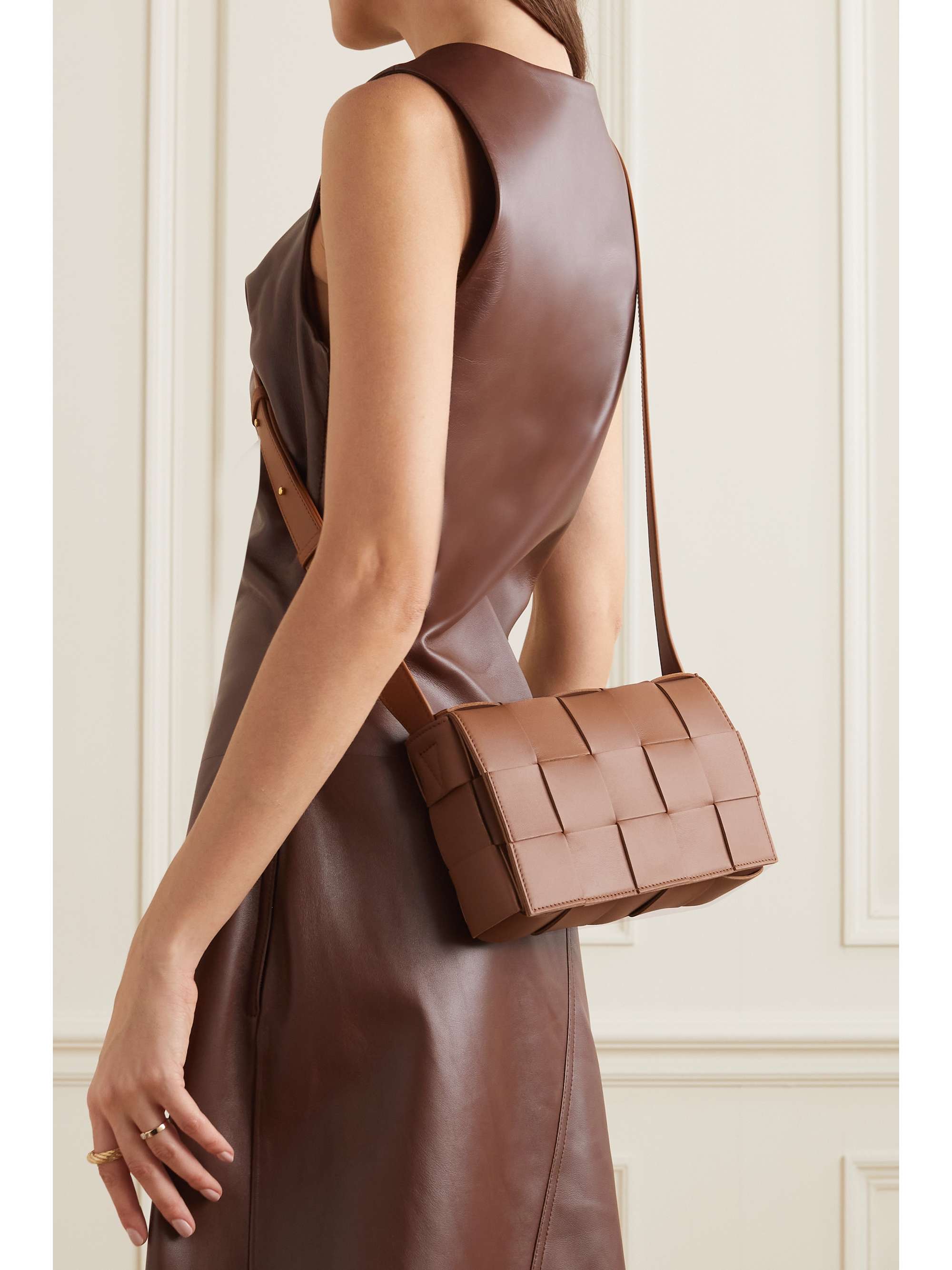 Intrecciato Leather Shoulder Bag in Brown - Bottega Veneta